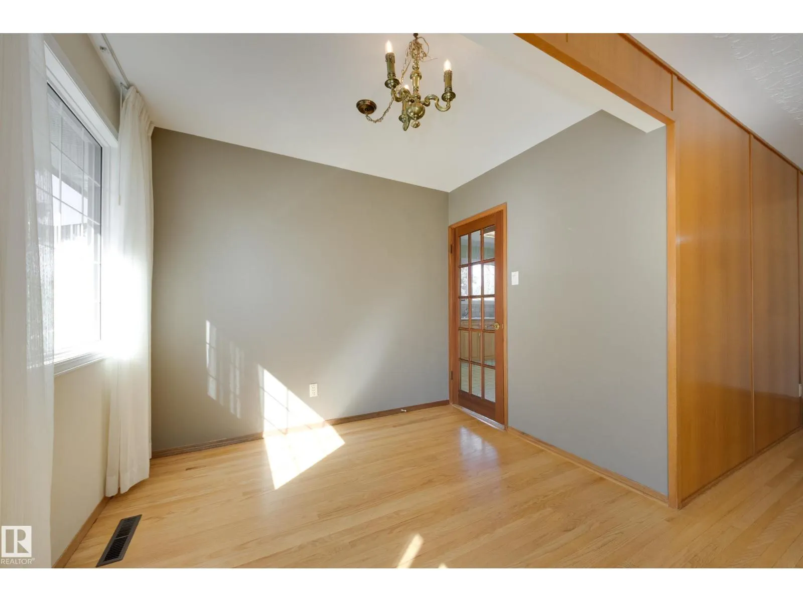 4820 109 AV NW