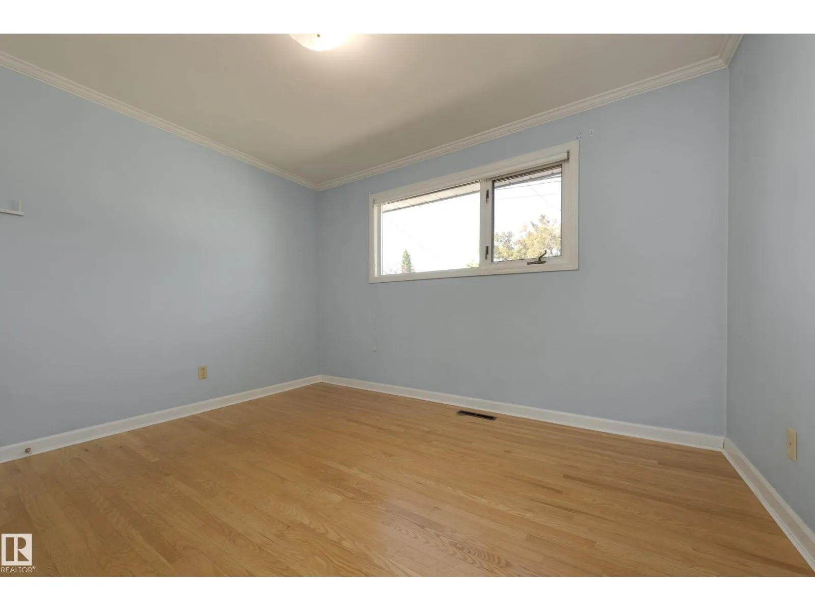 4820 109 AV NW