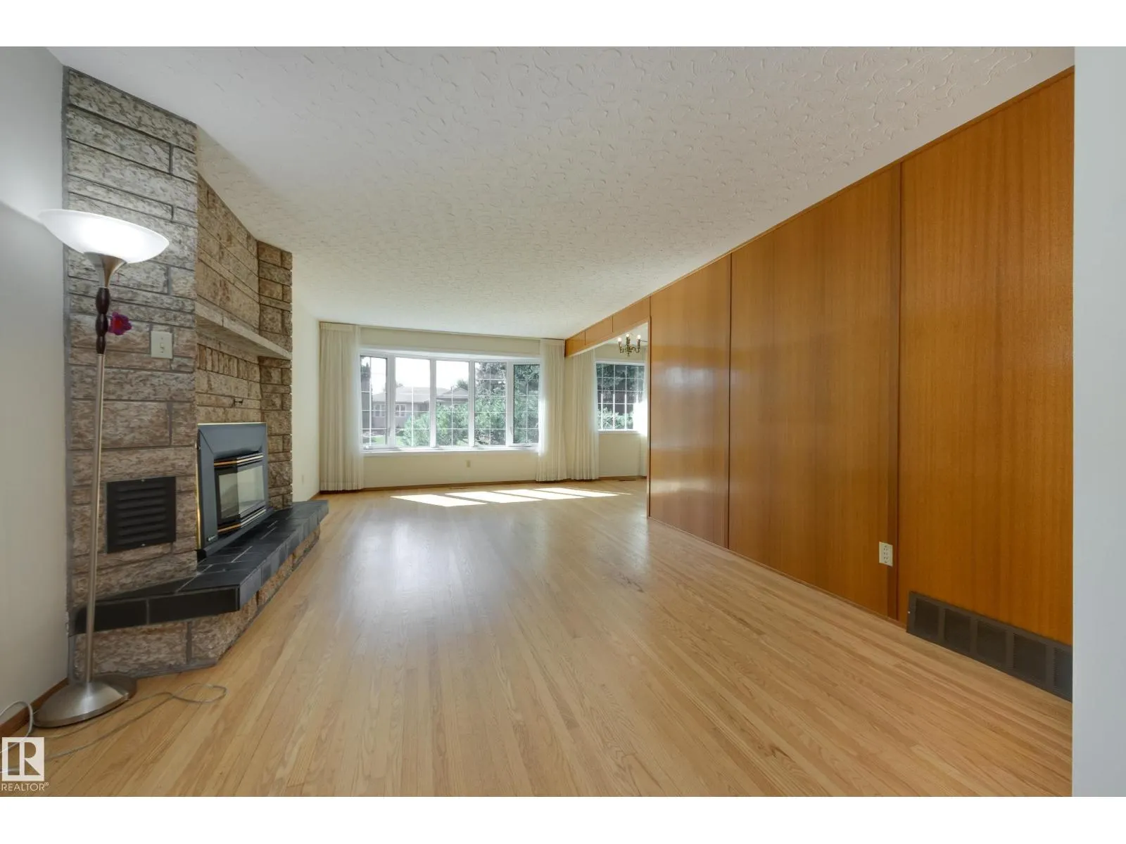 4820 109 AV NW