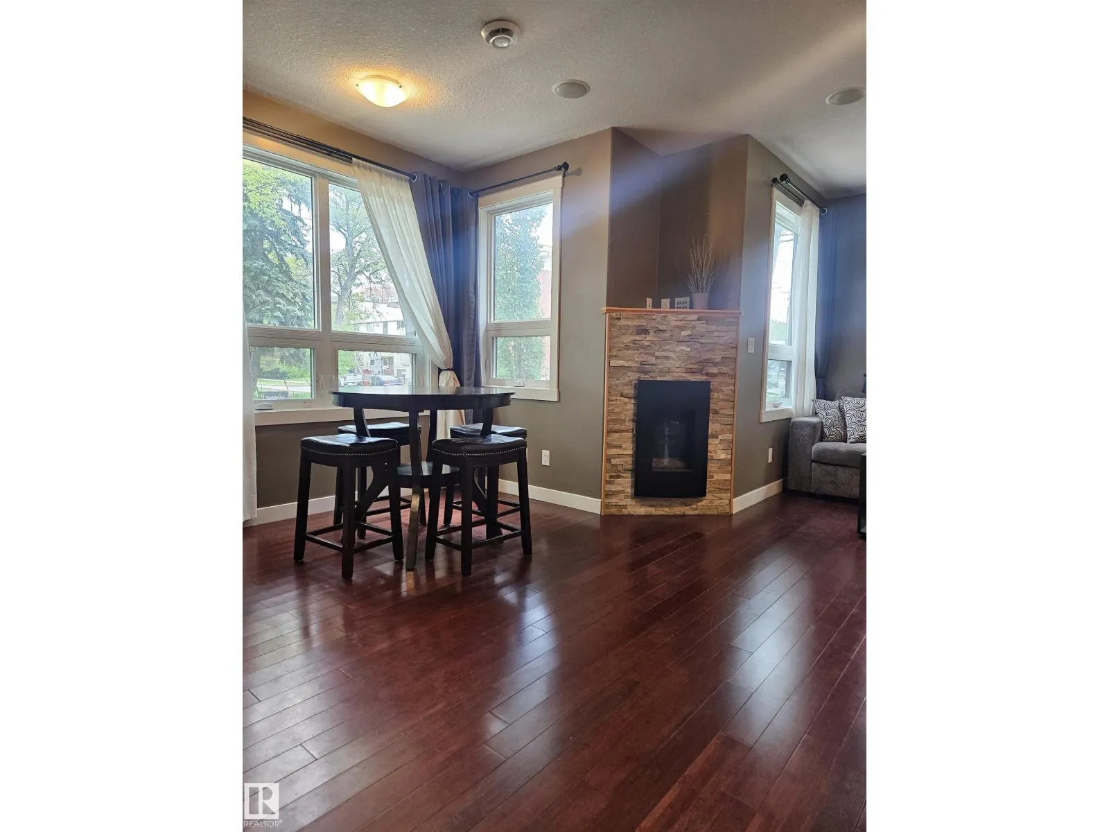 8306 108 ST NW