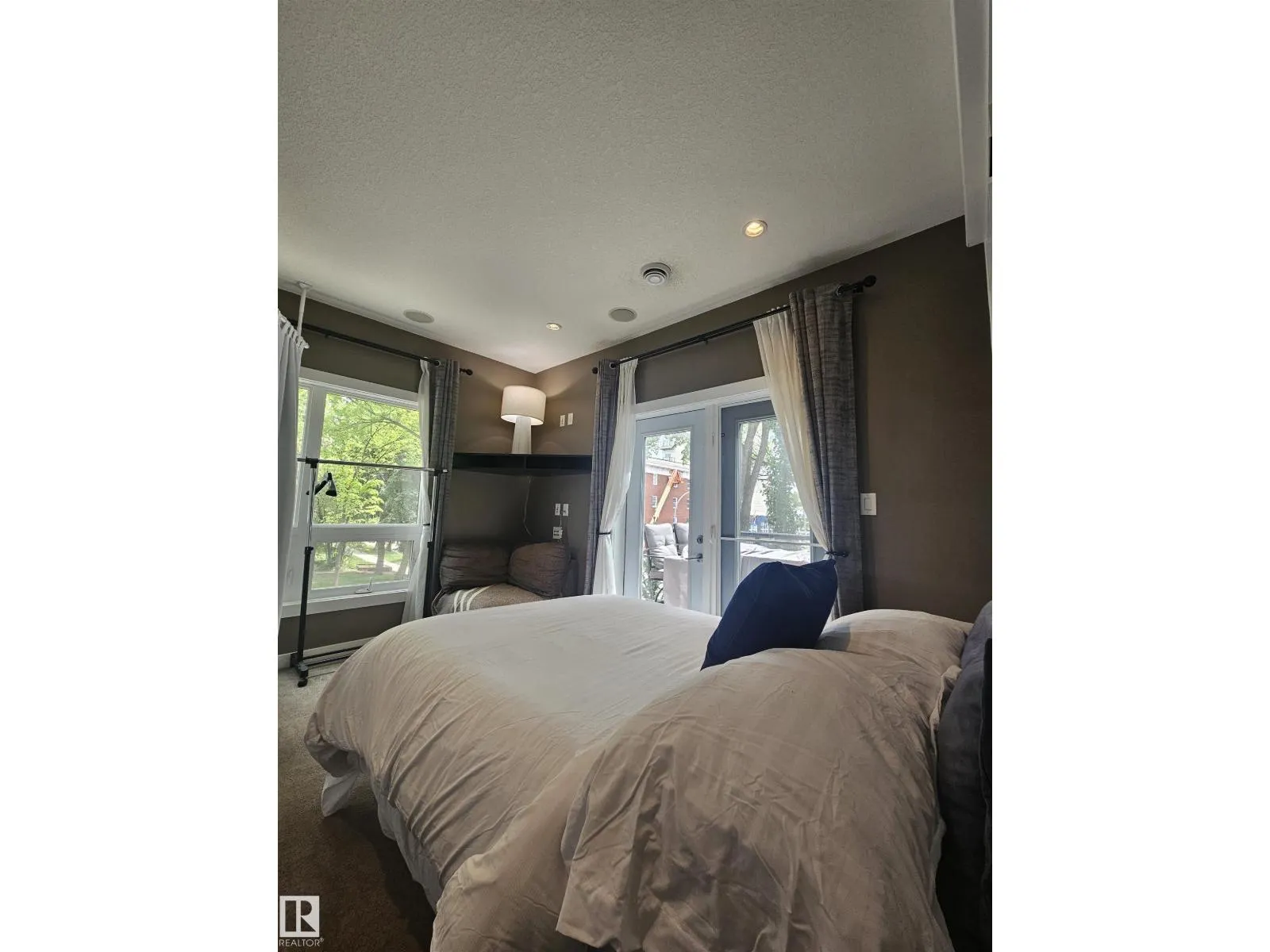 8306 108 ST NW