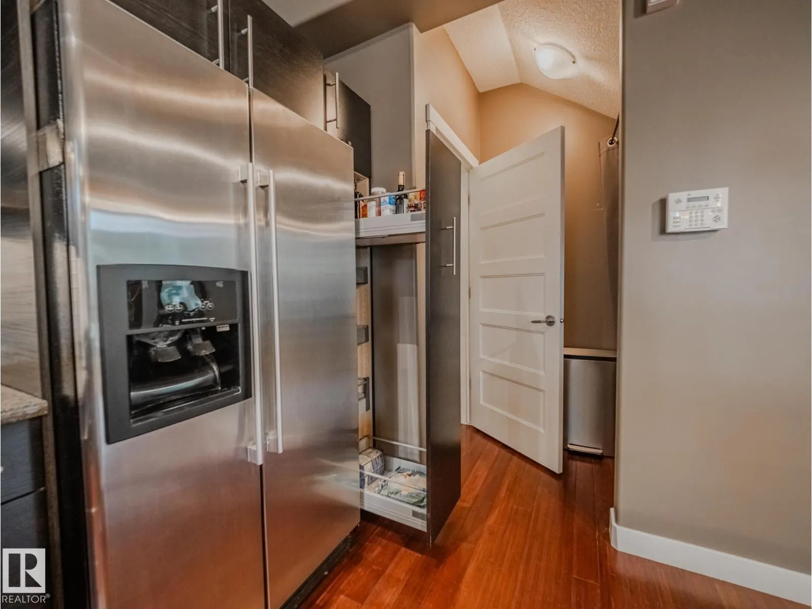 8306 108 ST NW
