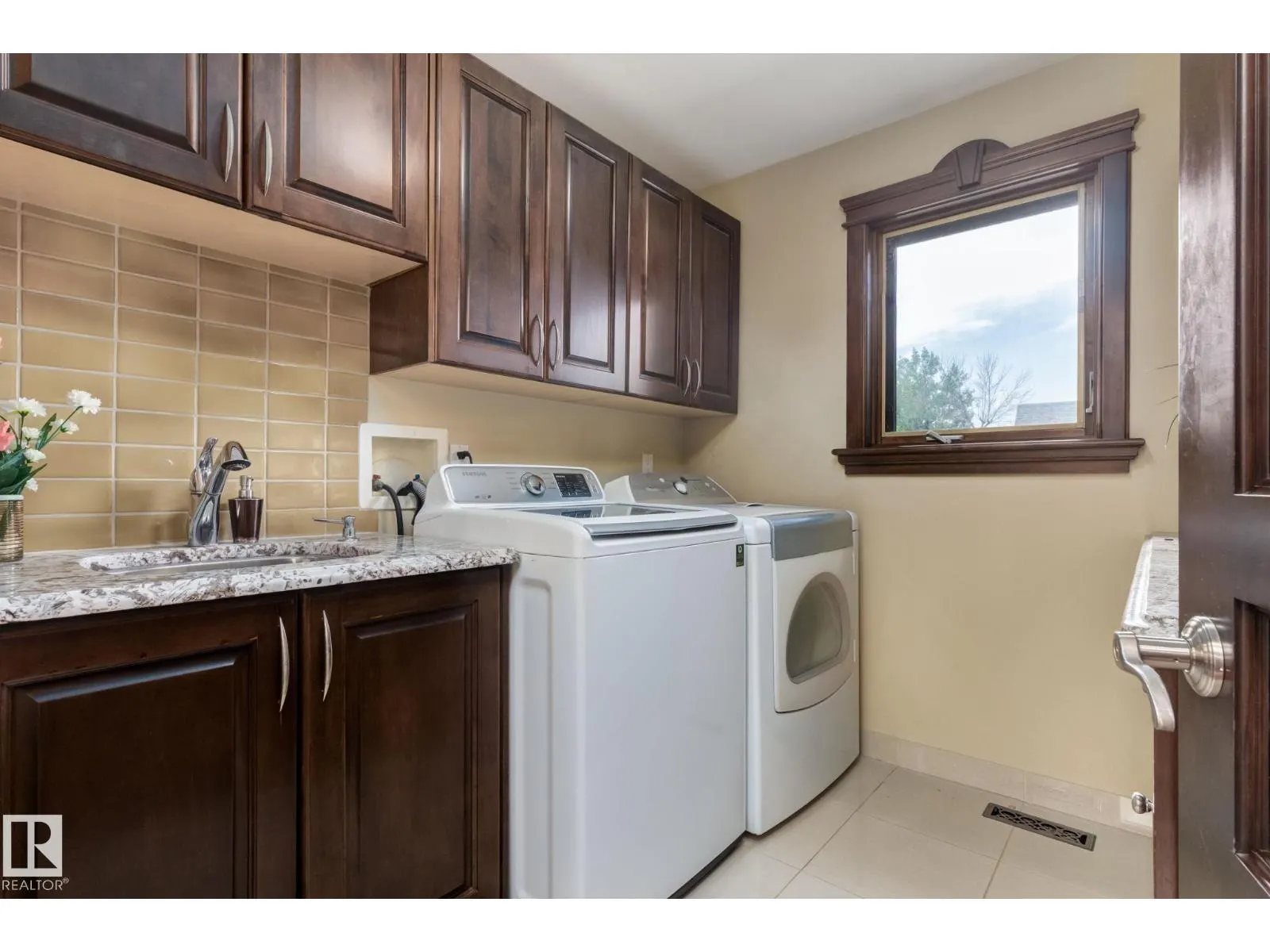 1840 Westmount BV