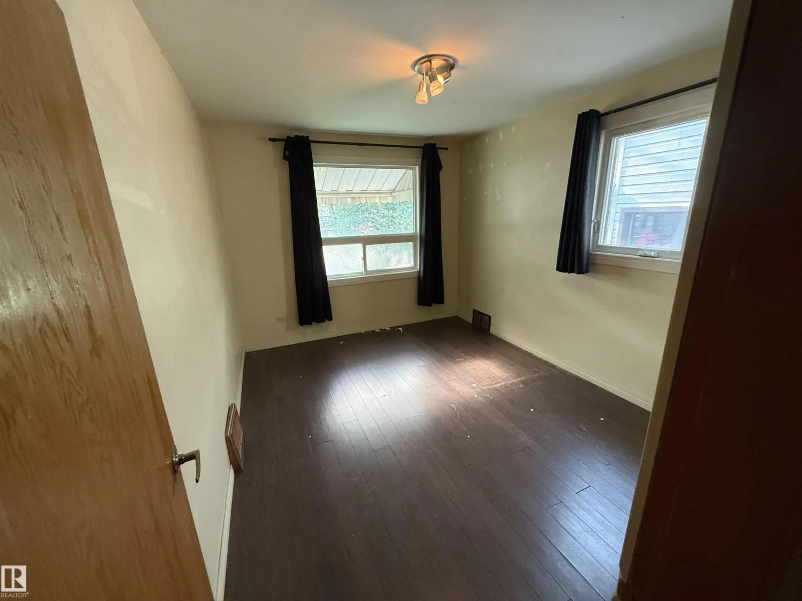 11825 67 ST NW