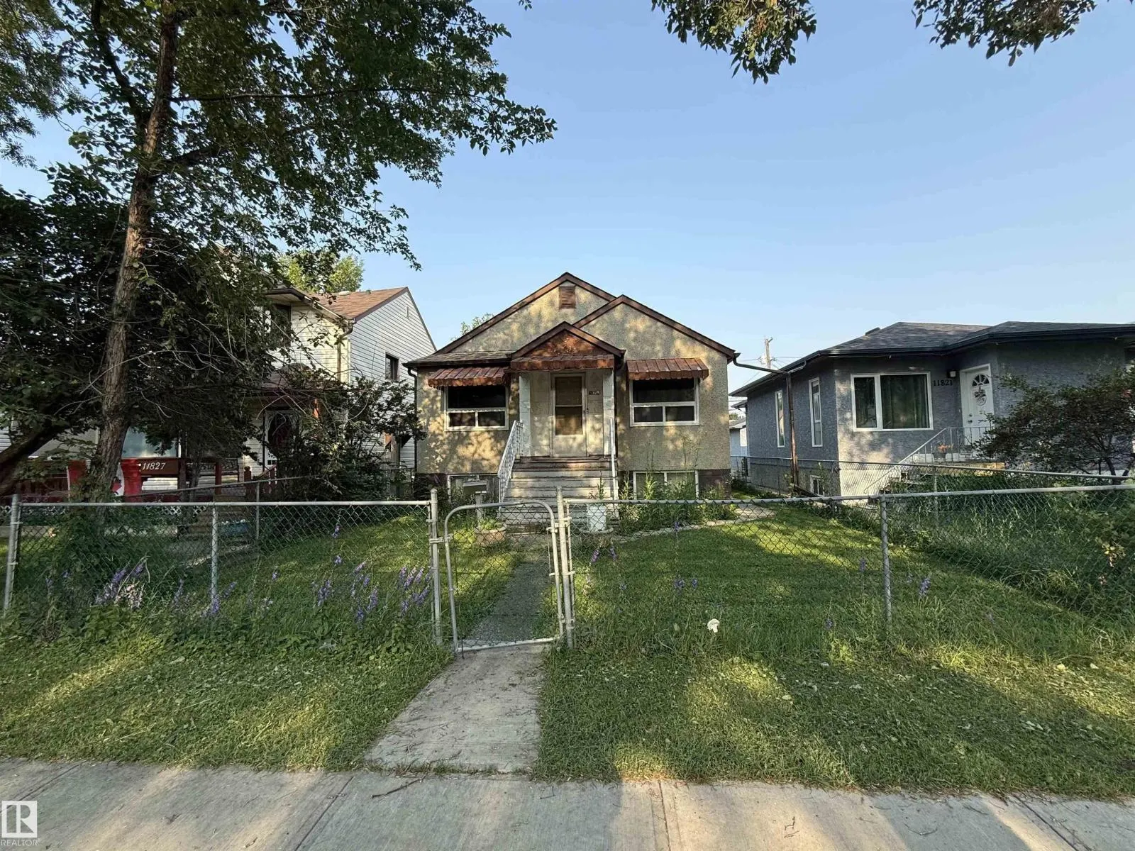 11825 67 ST NW