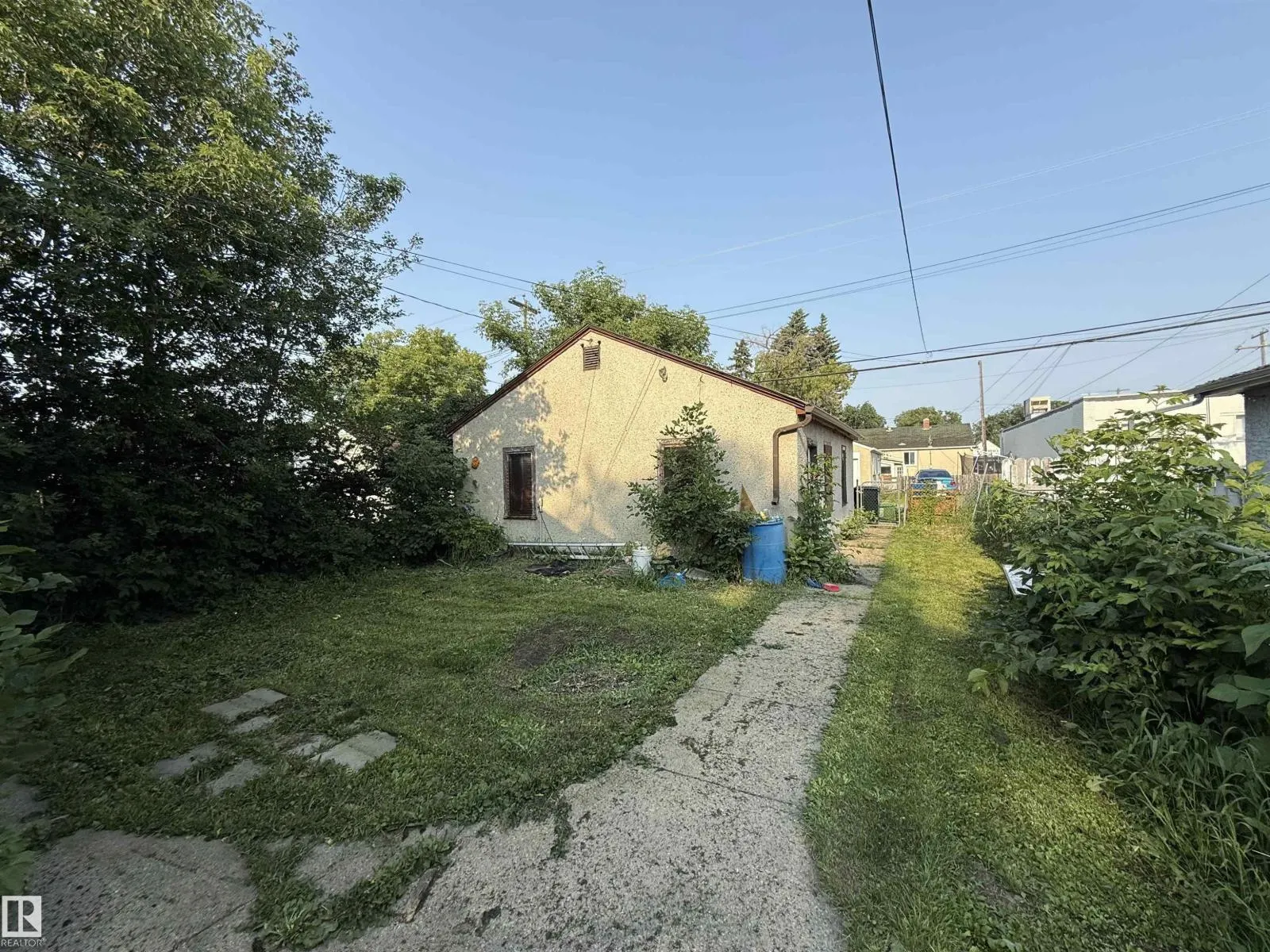 11825 67 ST NW