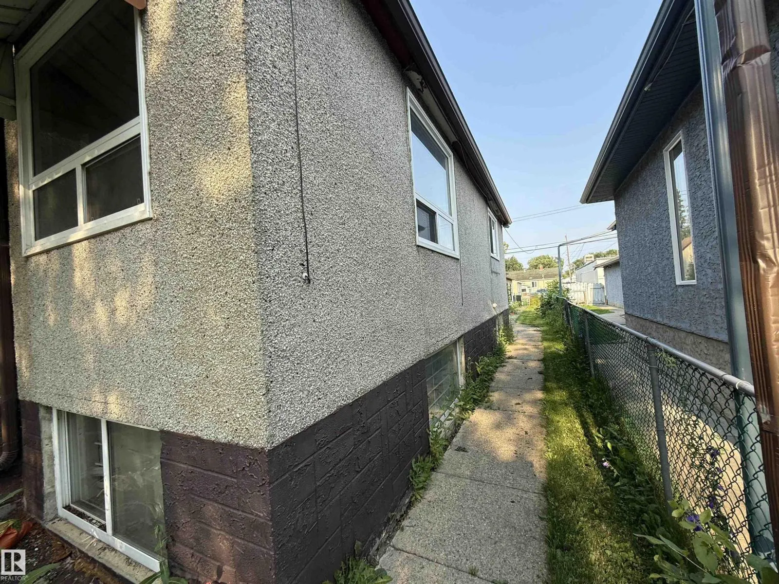 11825 67 ST NW