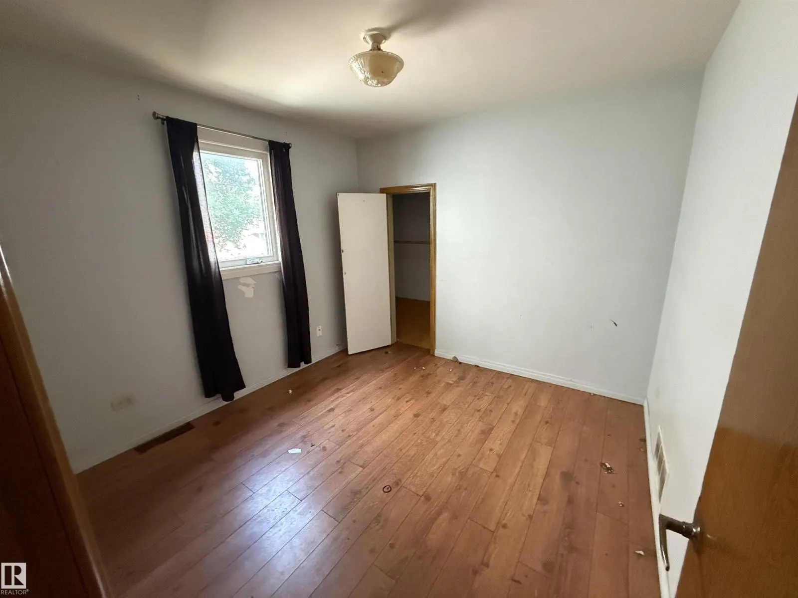 11825 67 ST NW