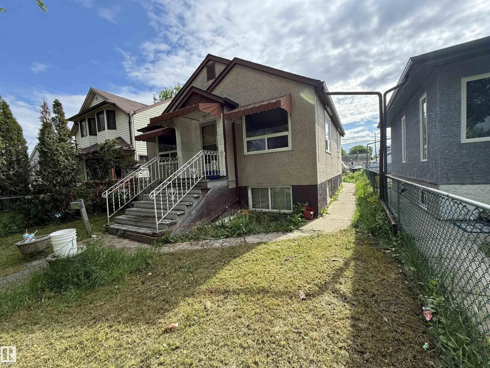 11825 67 ST NW