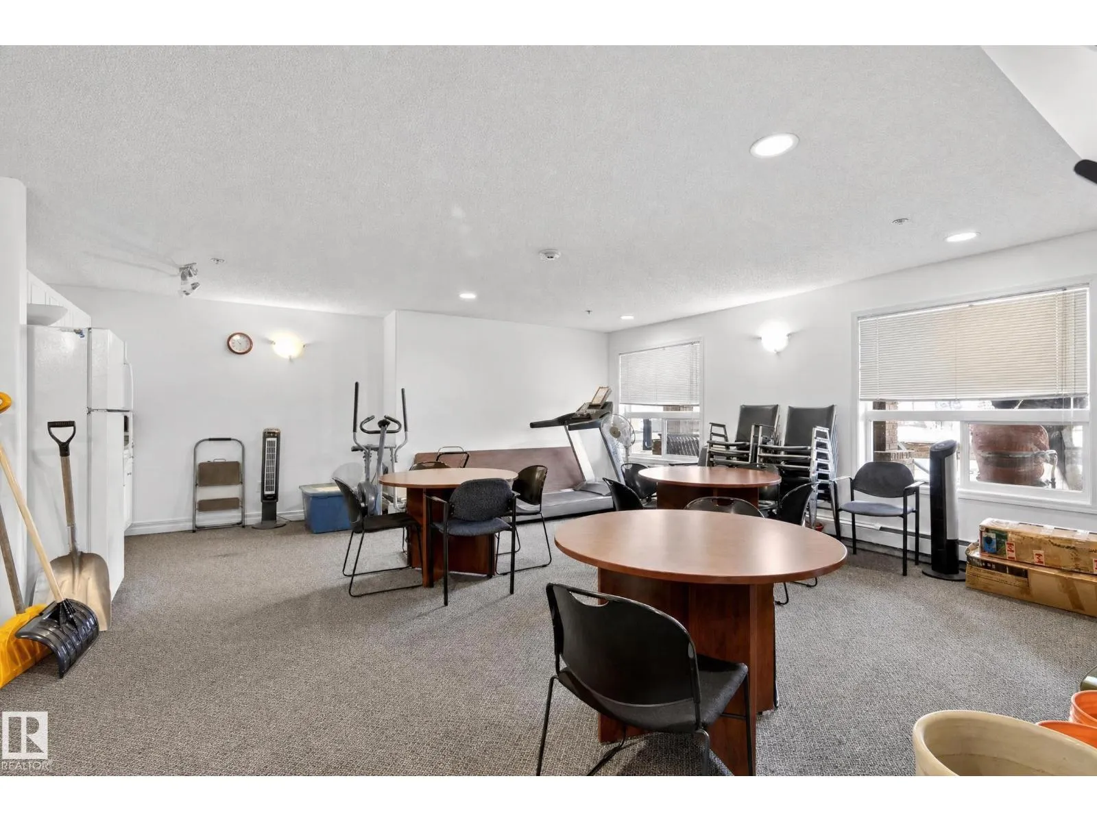 #323 13625 34 ST NW