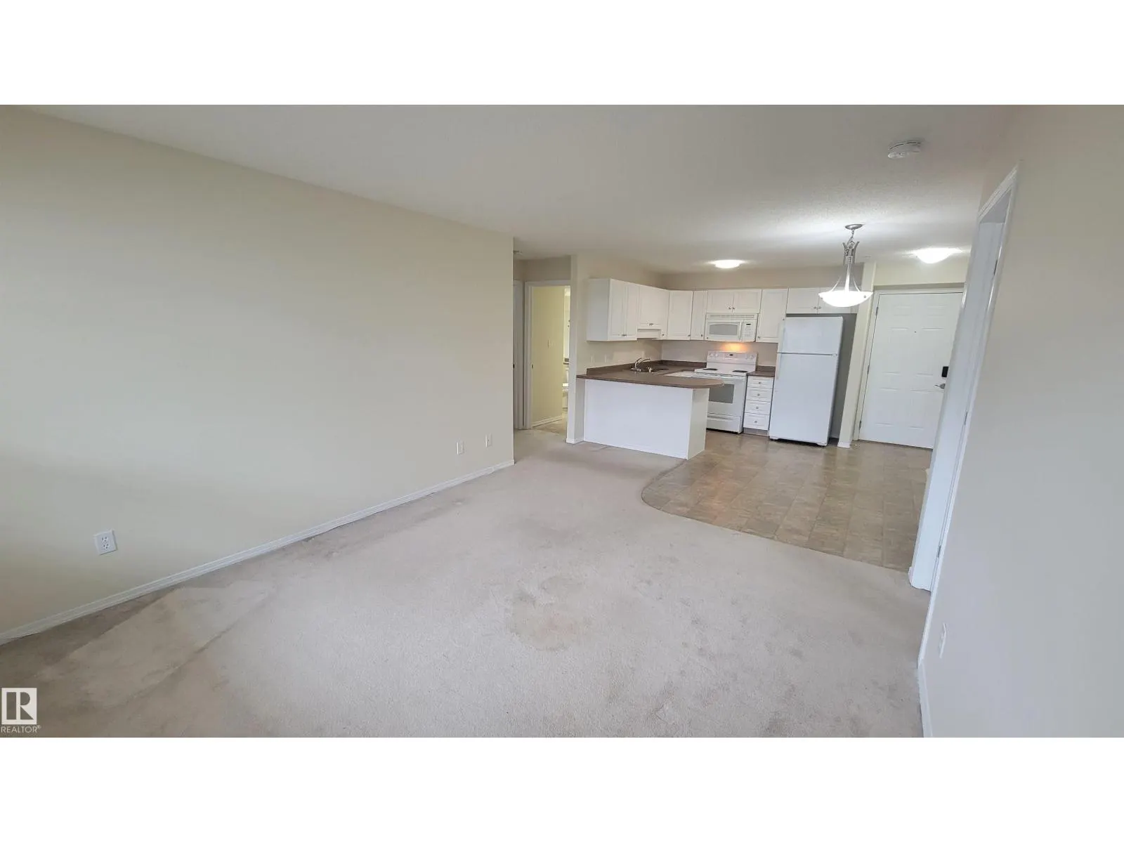 #323 13625 34 ST NW