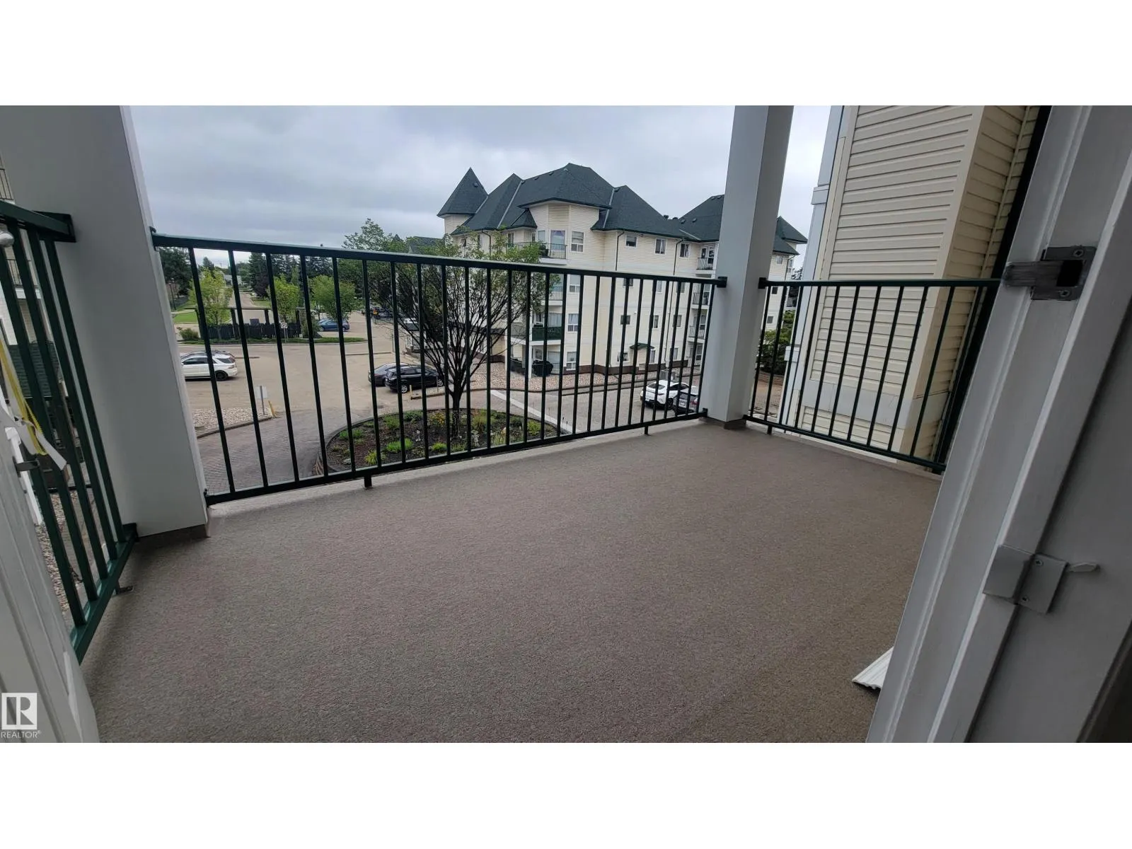 #323 13625 34 ST NW