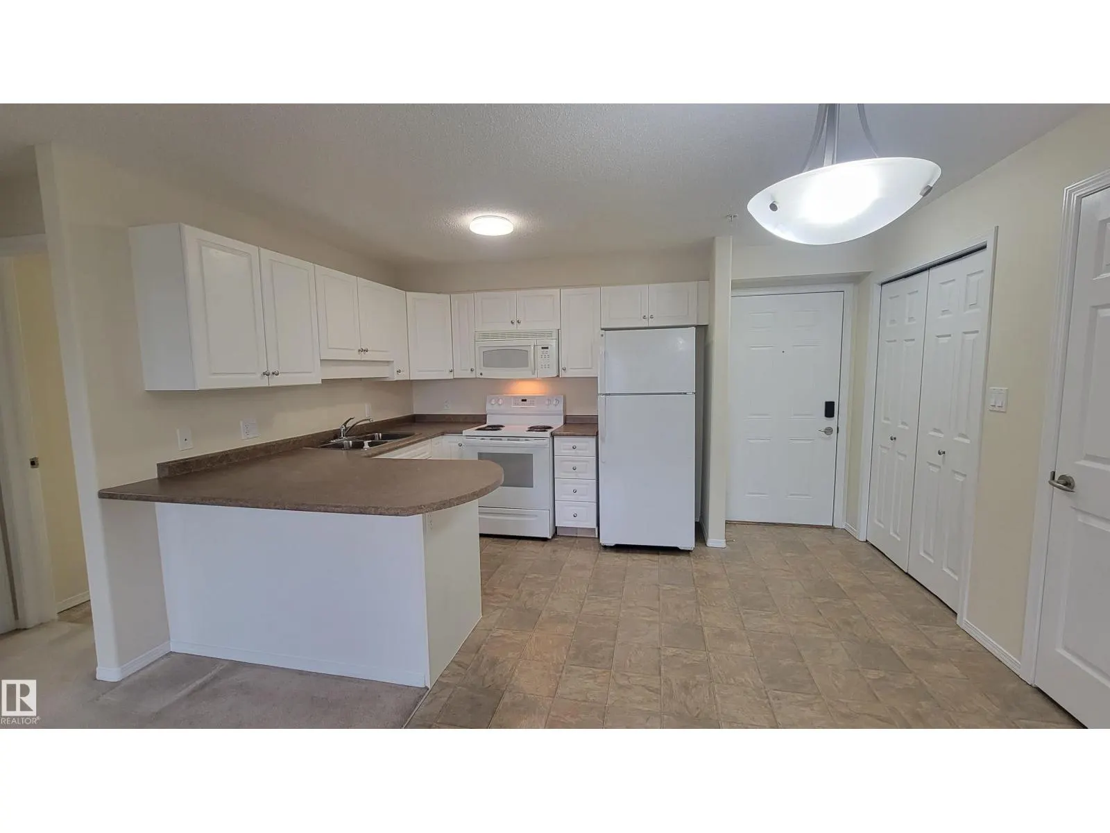 #323 13625 34 ST NW
