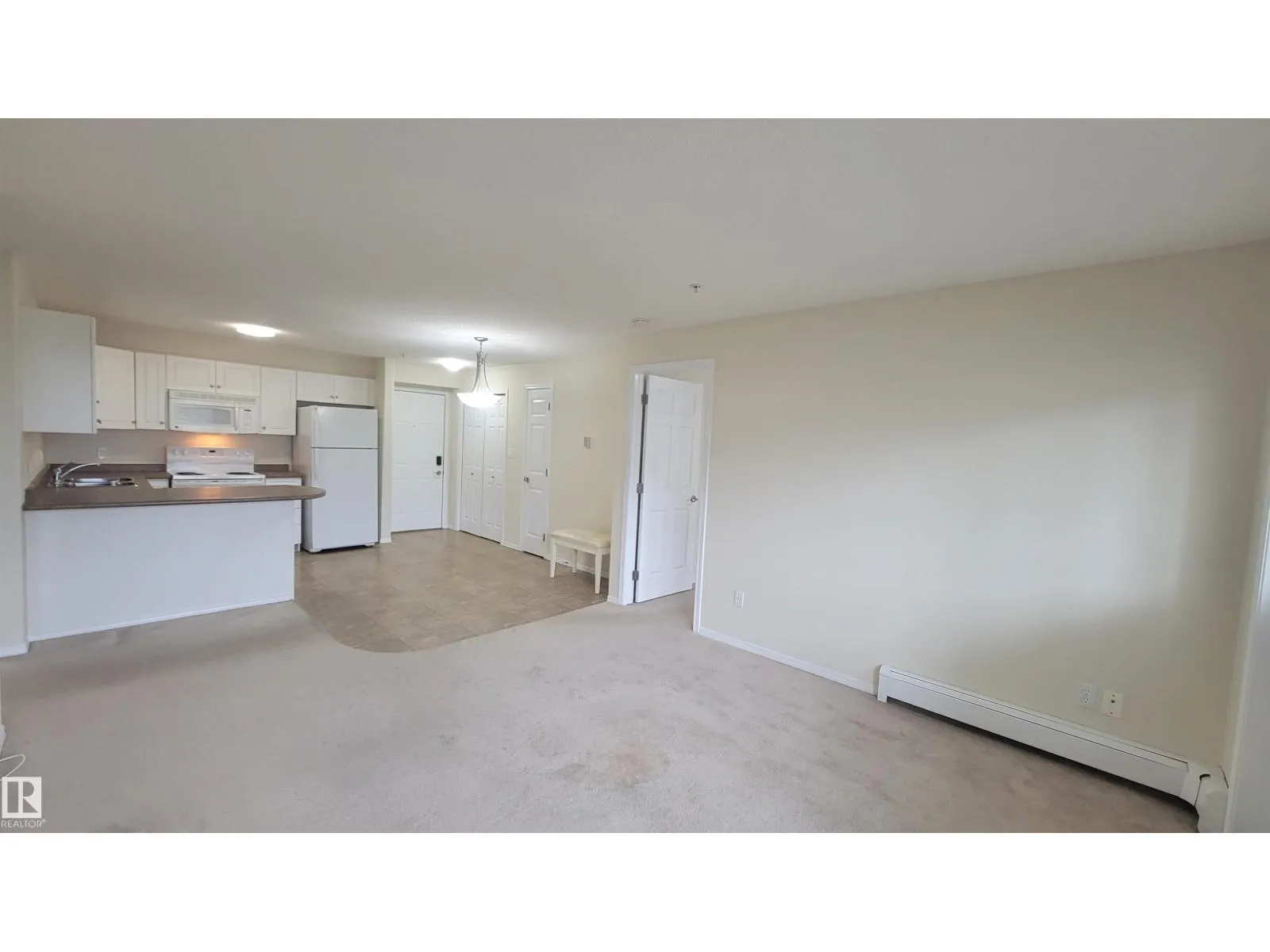 #323 13625 34 ST NW