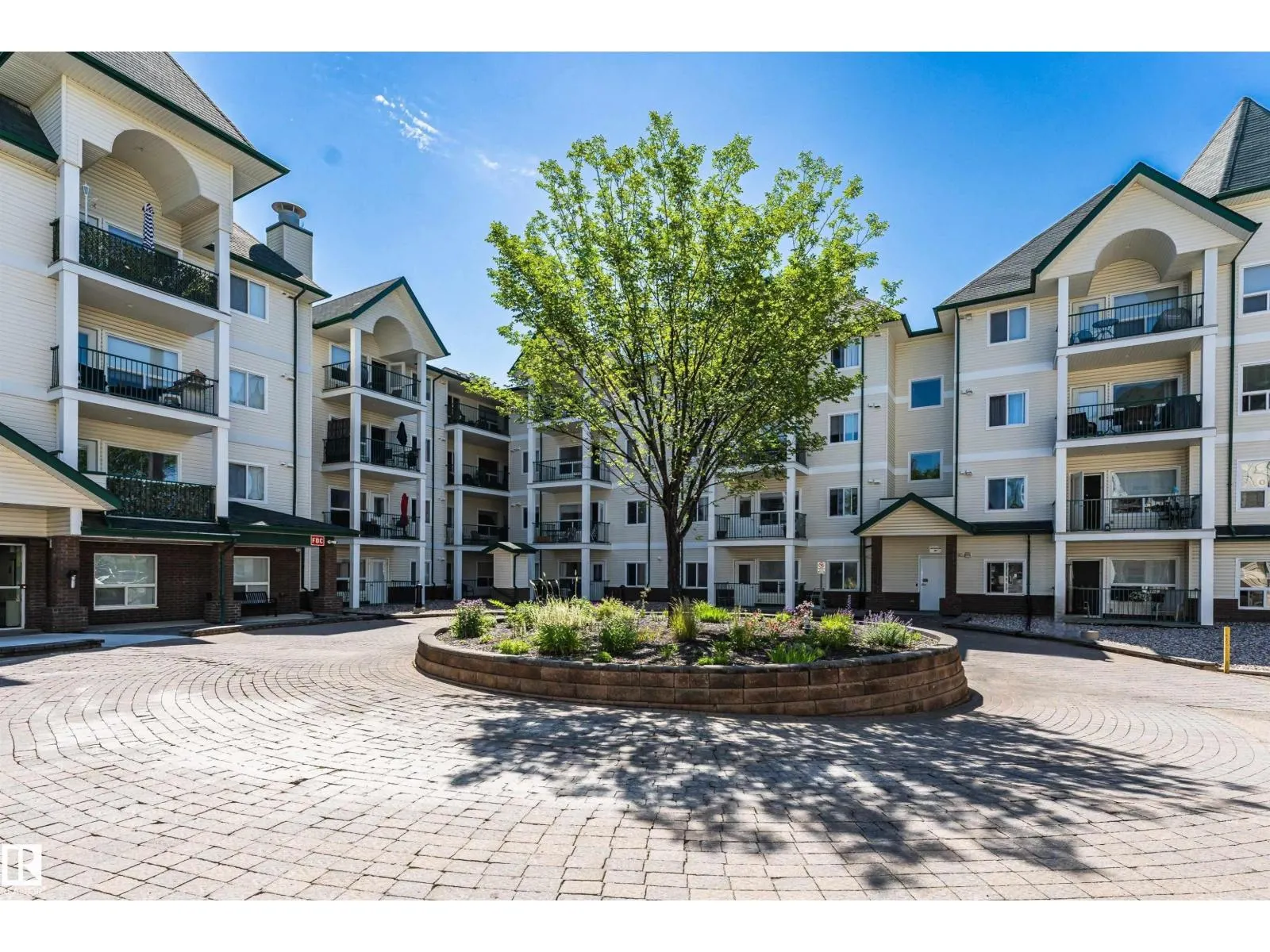 #323 13625 34 ST NW