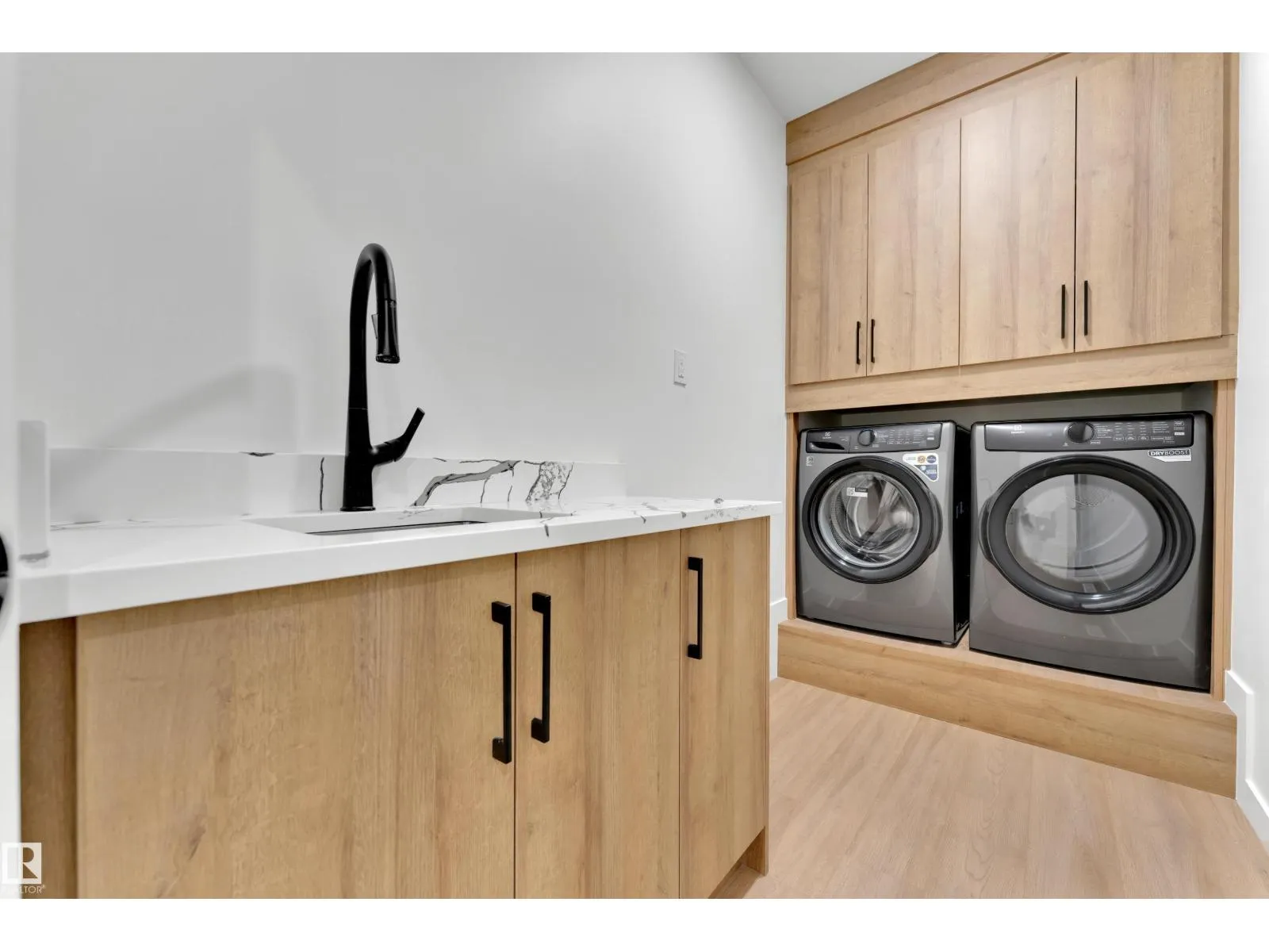 32 Grayson GR