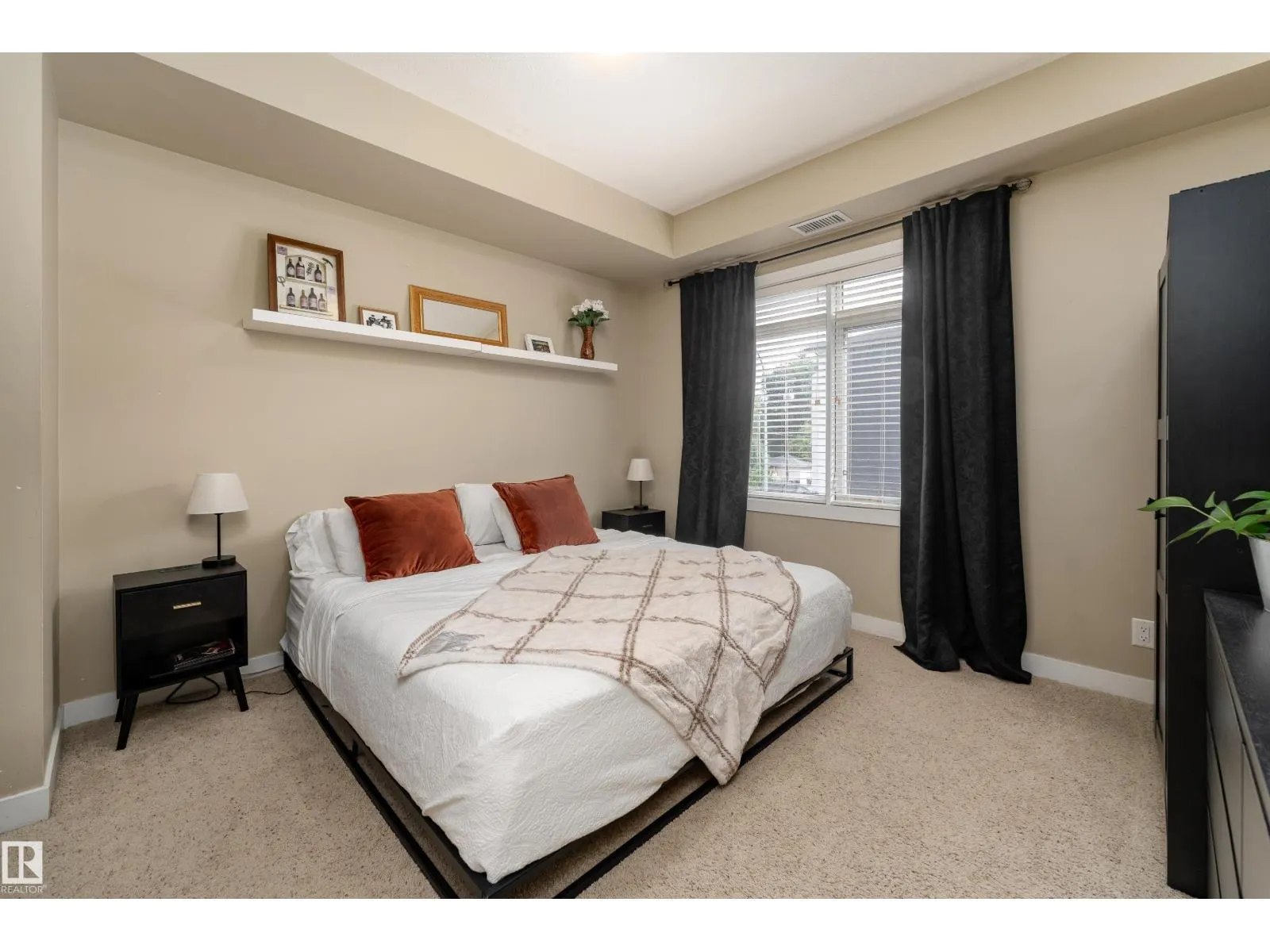#204 9908 84 AV NW