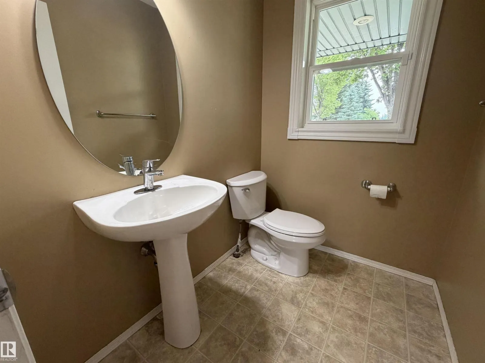 1750 Tomlinson CM NW
