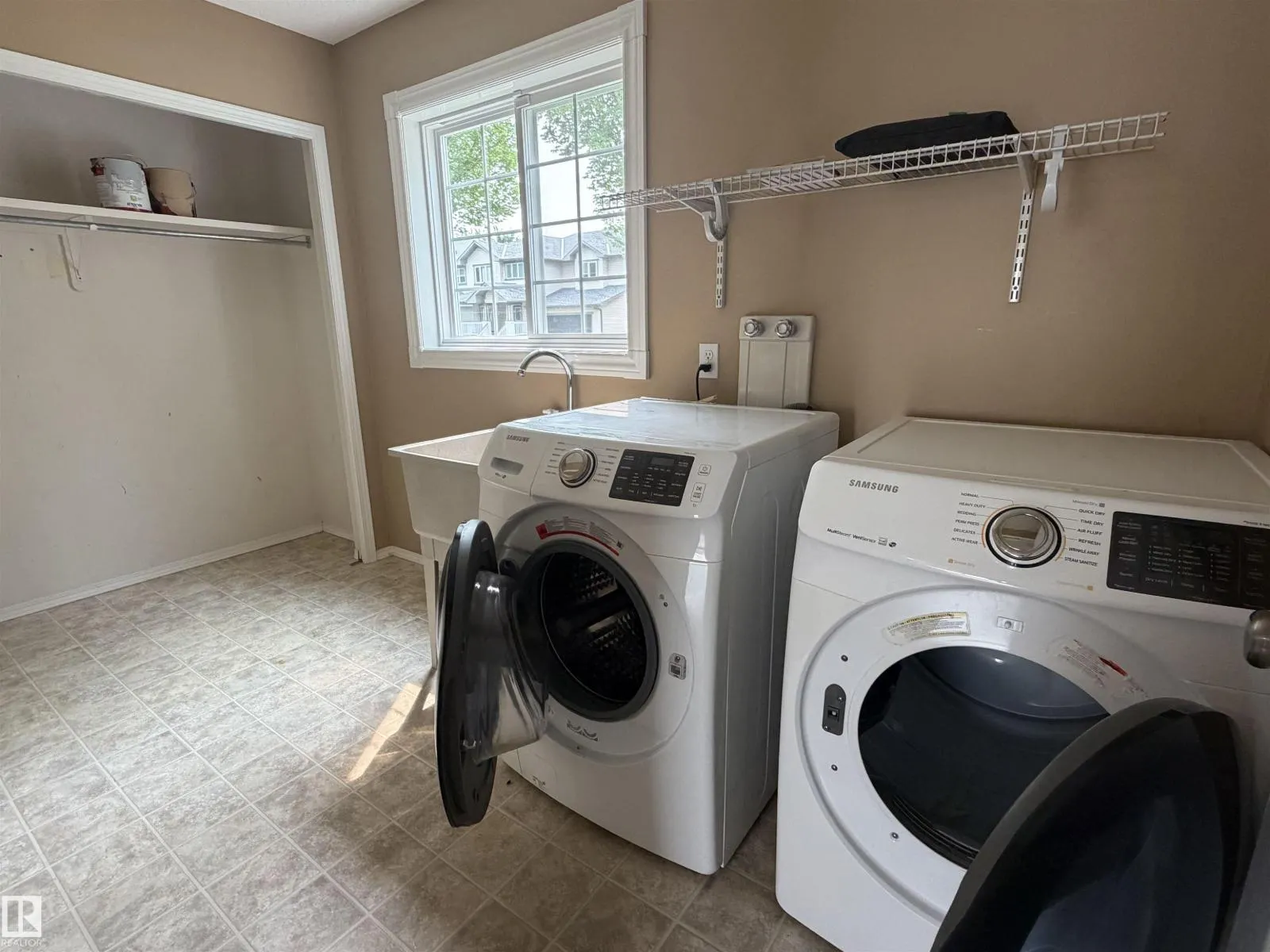 1750 Tomlinson CM NW