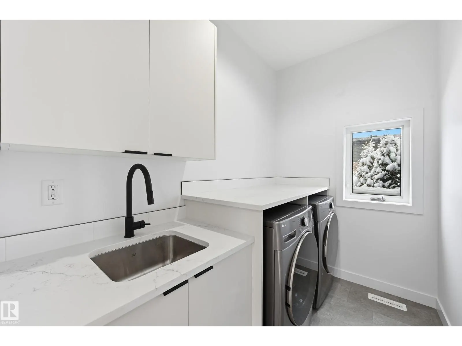 11121 51 ST NW
