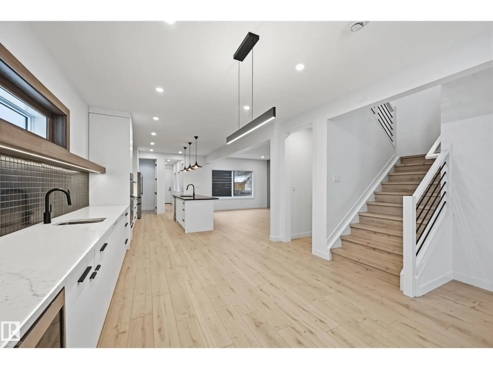 11121 51 ST NW