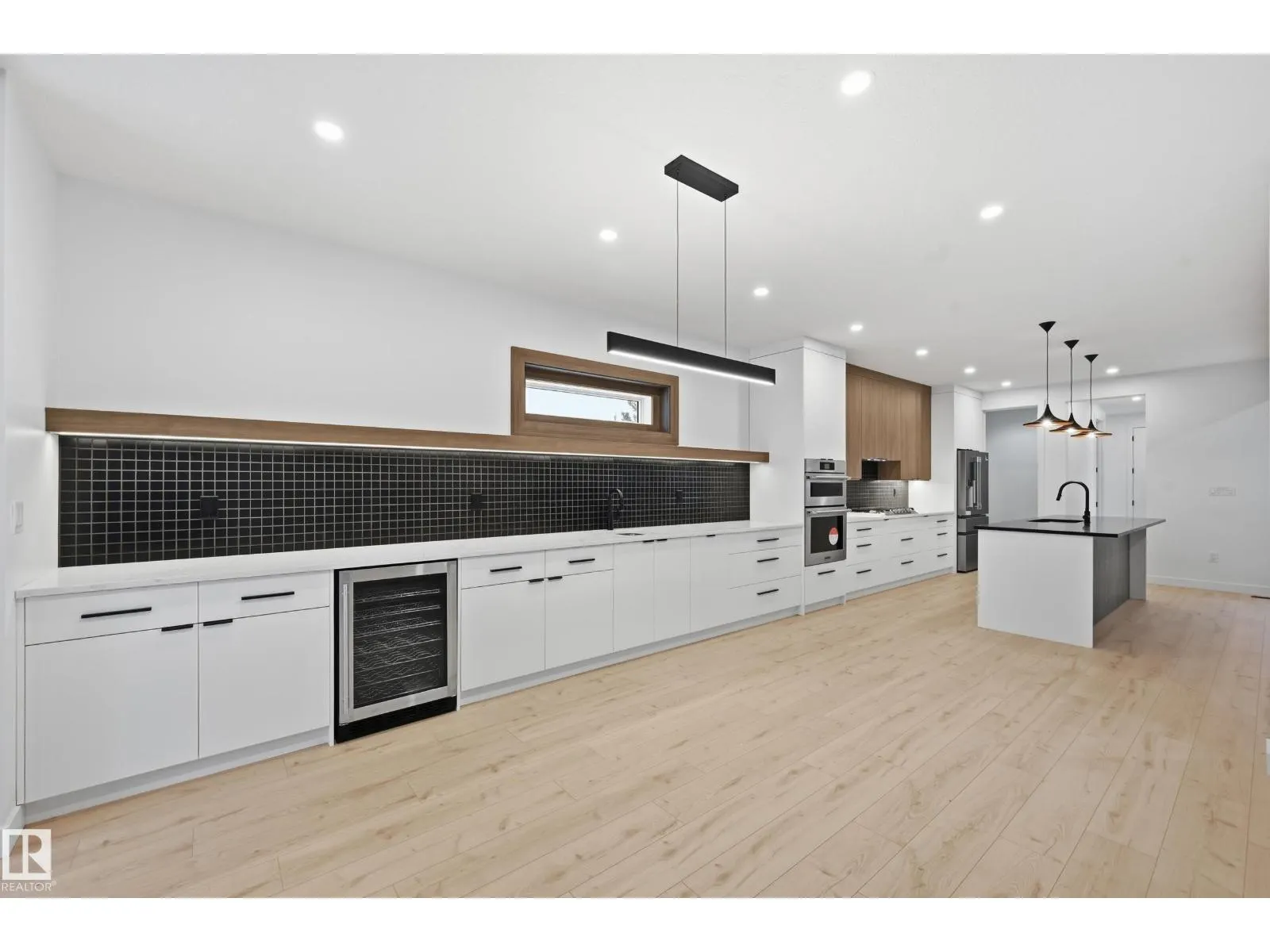 11121 51 ST NW