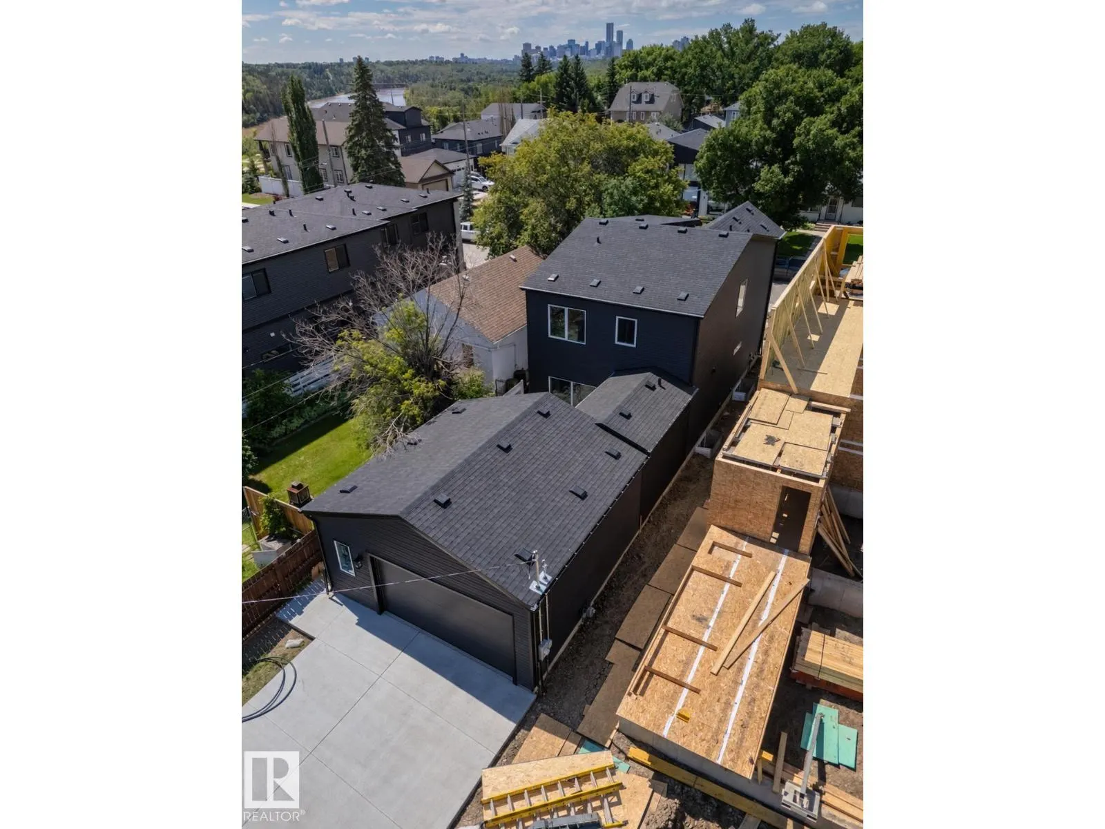 11121 51 ST NW
