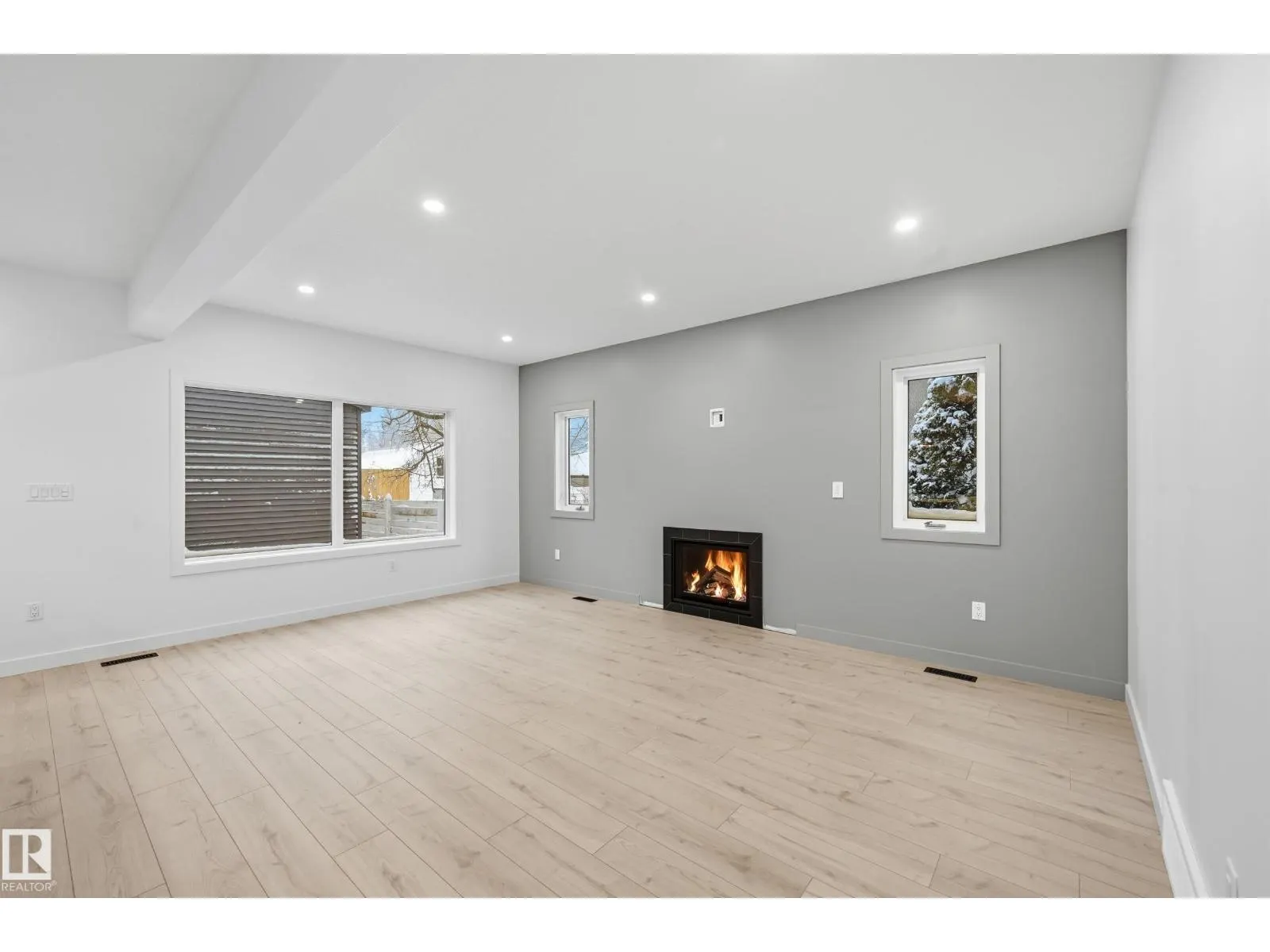 11121 51 ST NW