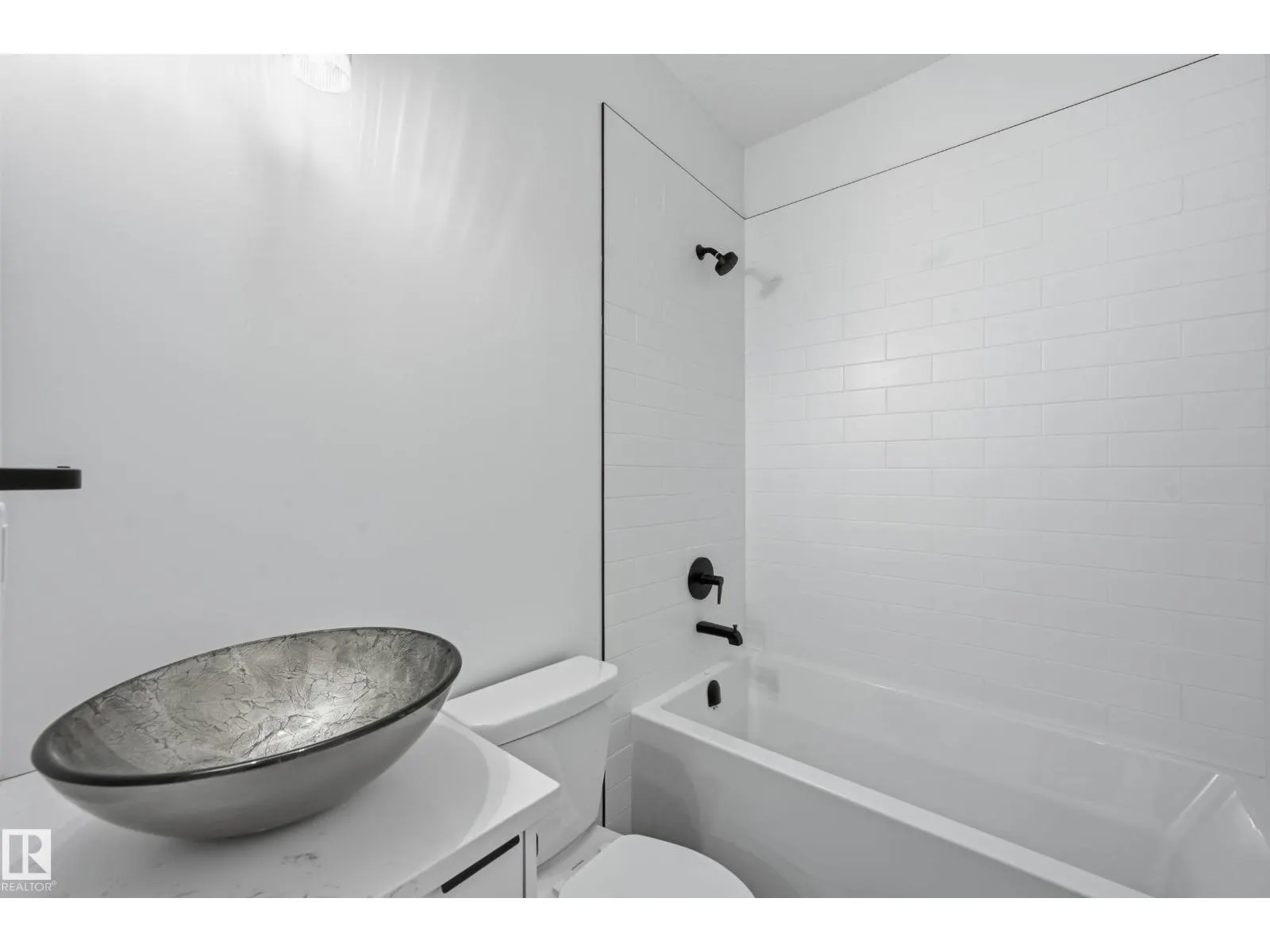 11121 51 ST NW