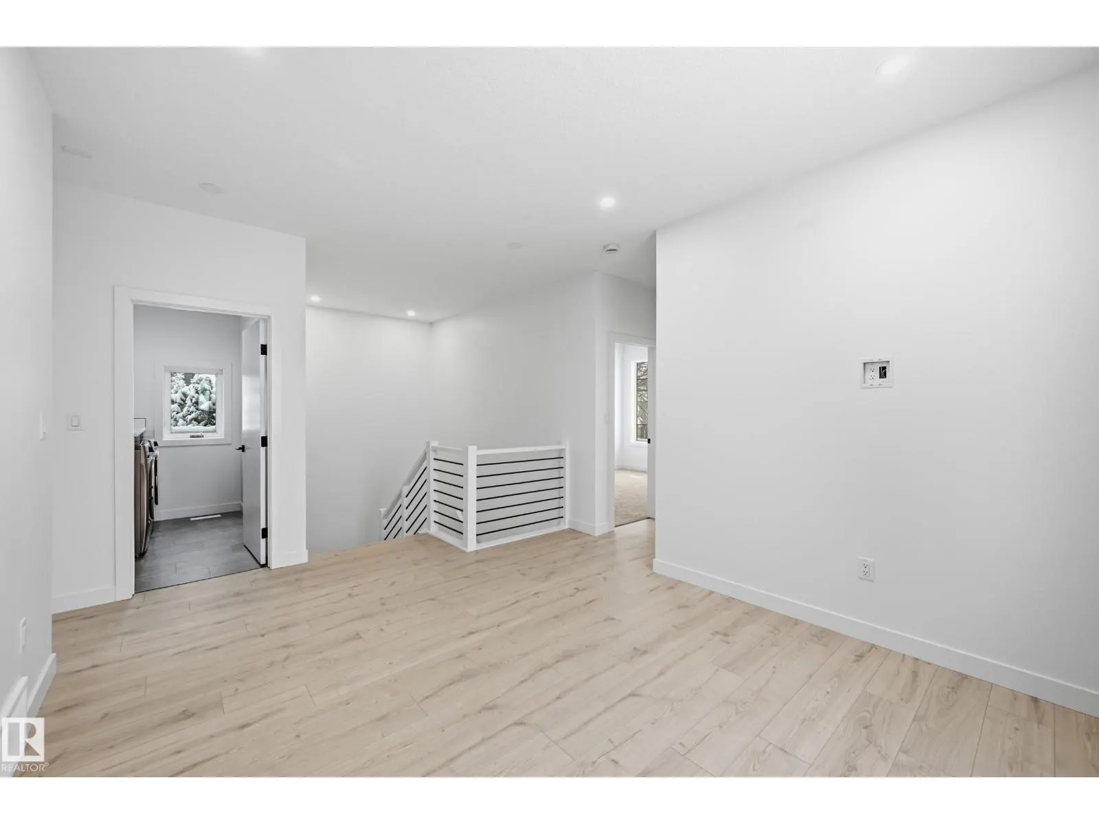11121 51 ST NW