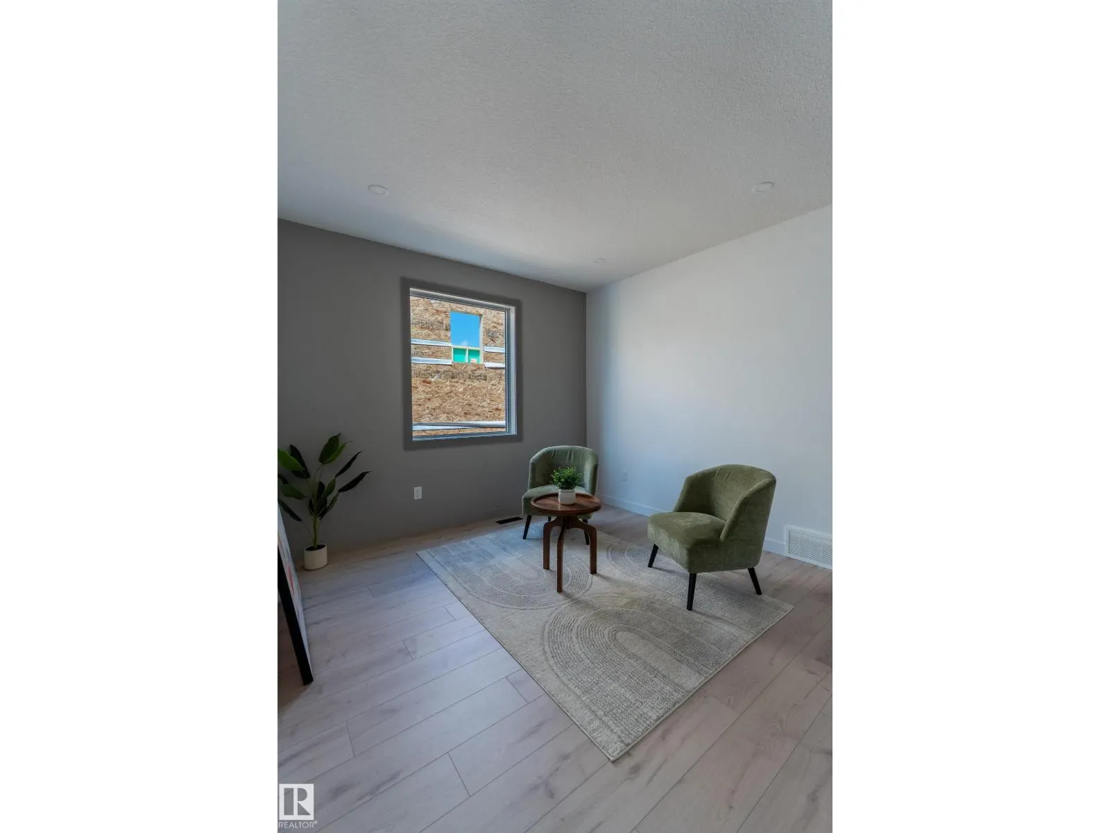 11121 51 ST NW