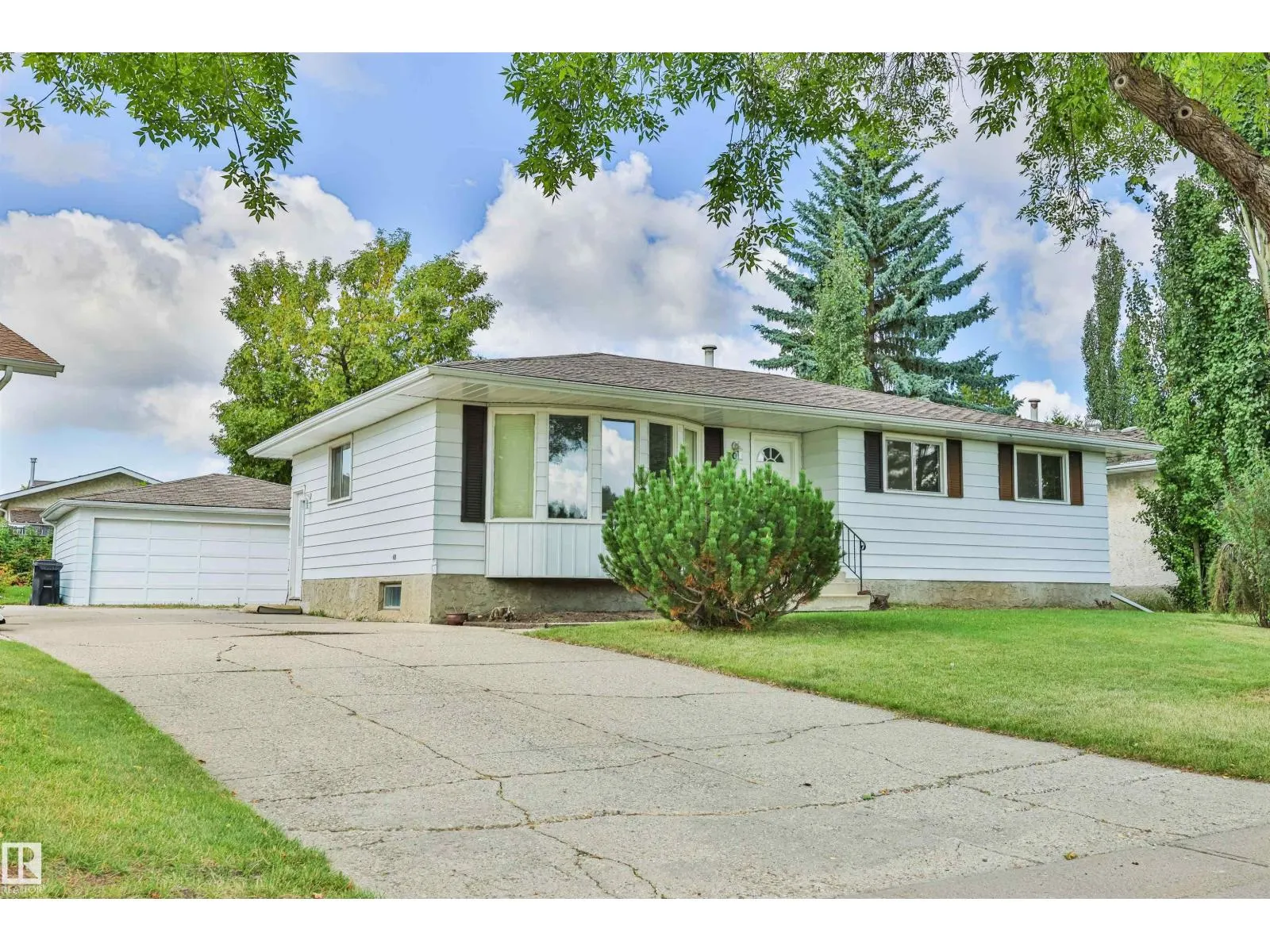 9 HAWKINS CR