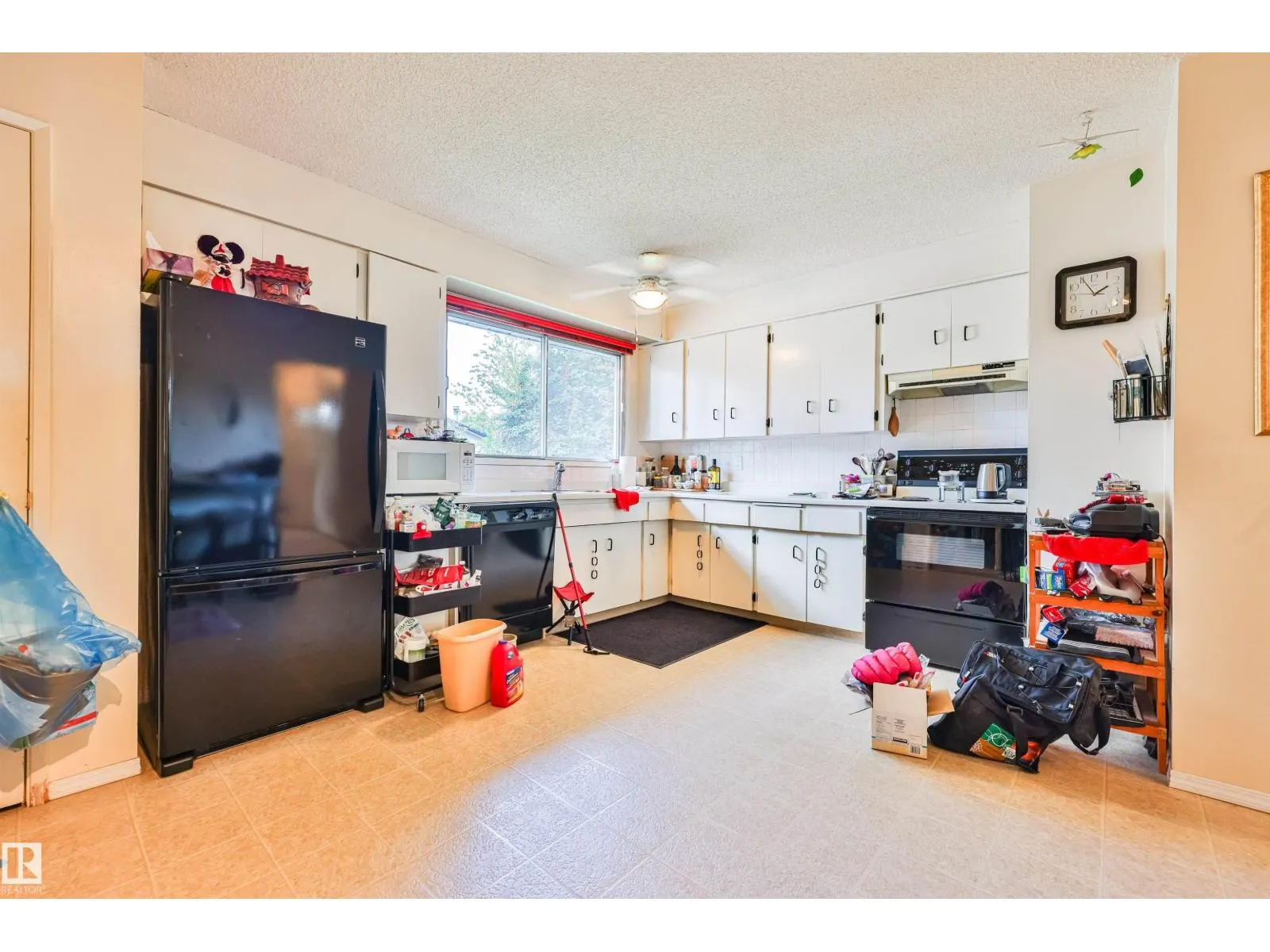 9 HAWKINS CR