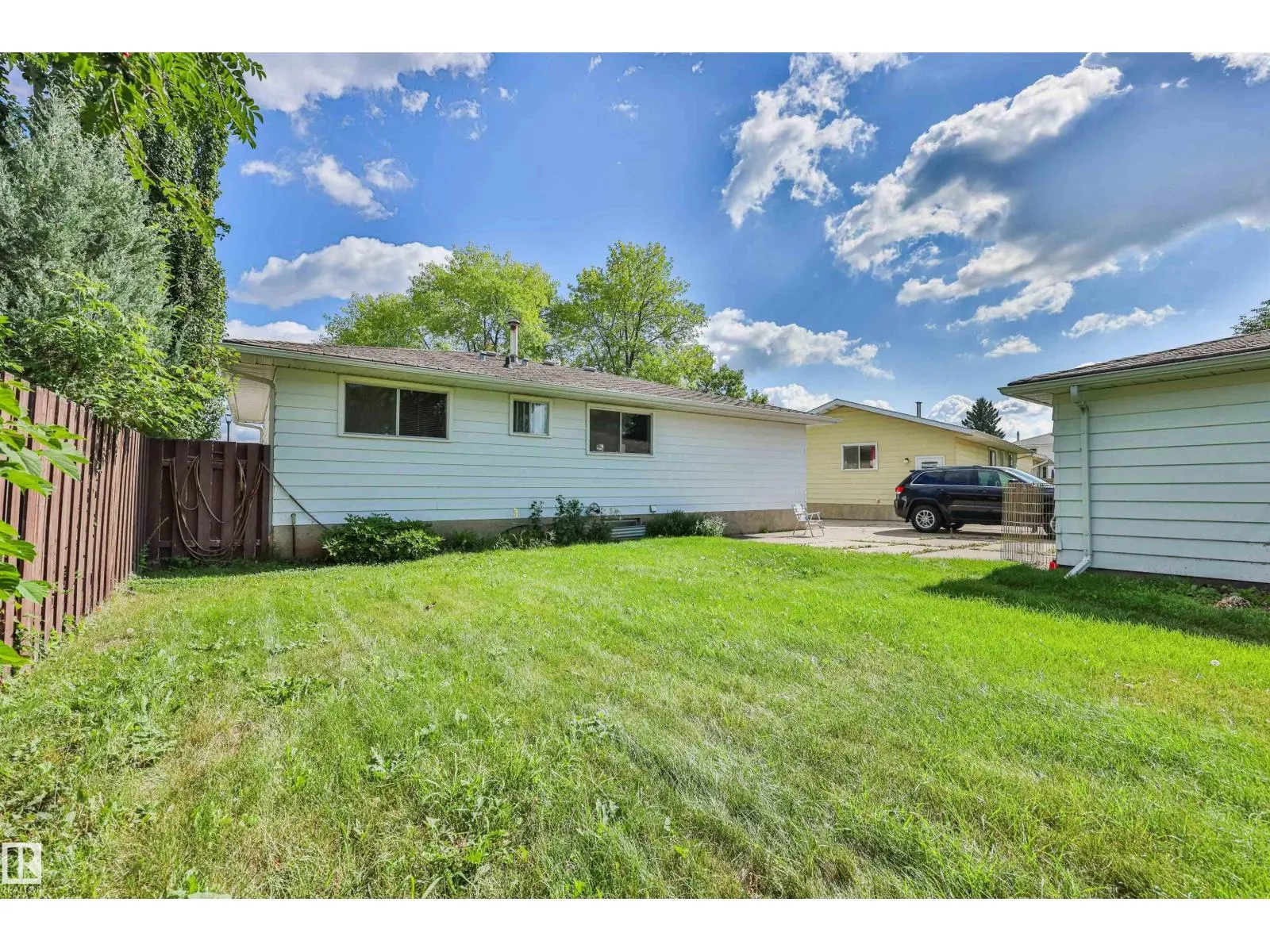 9 HAWKINS CR