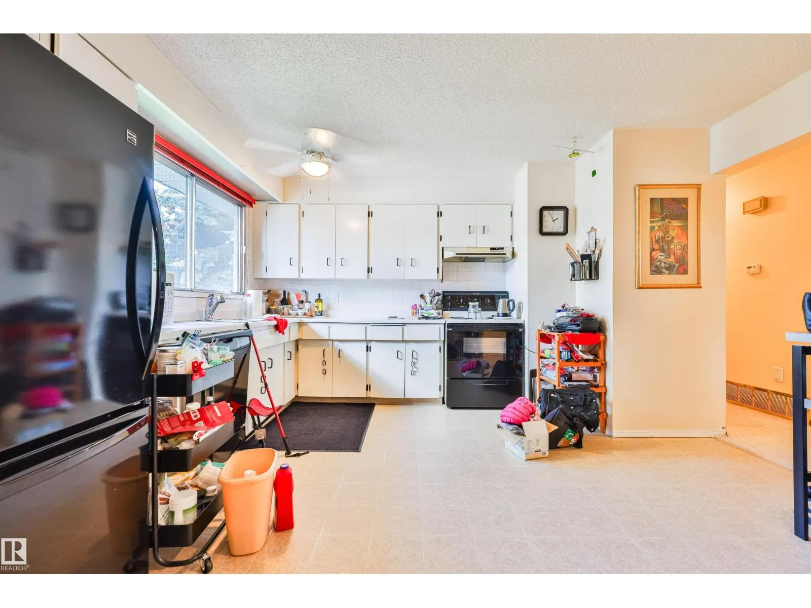 9 HAWKINS CR