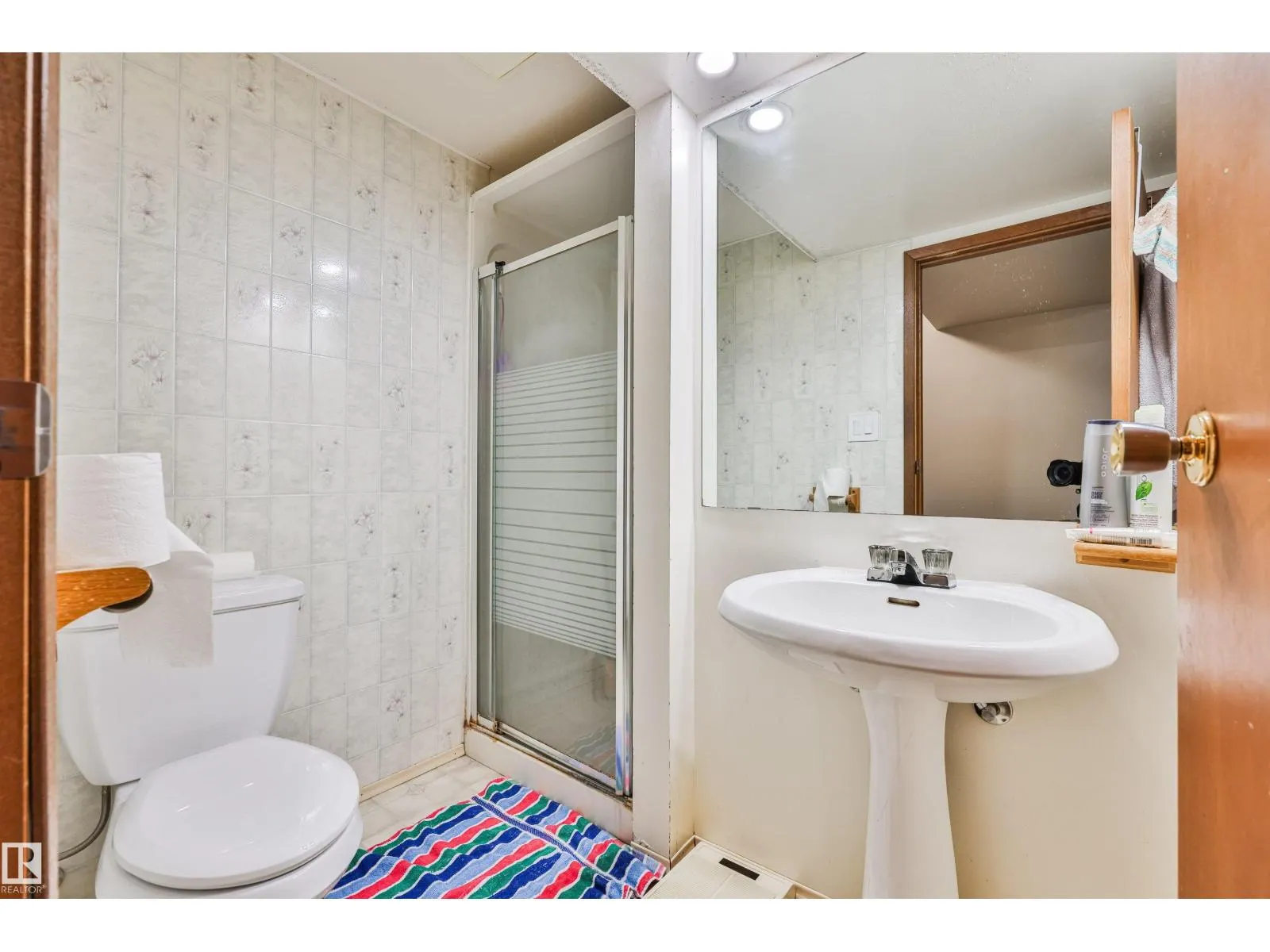 9 HAWKINS CR