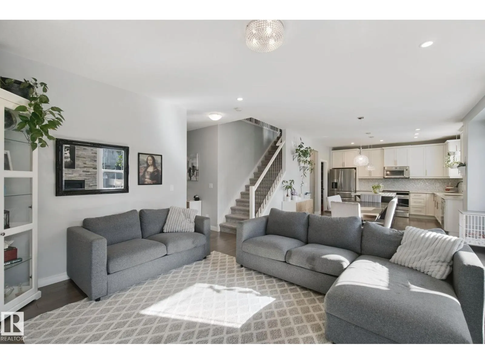 129 RIDEAU CR