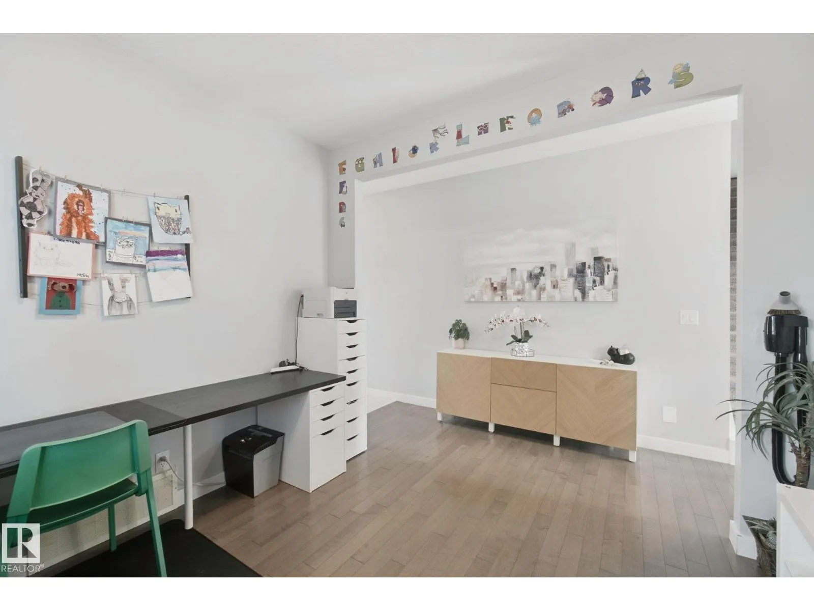 129 RIDEAU CR