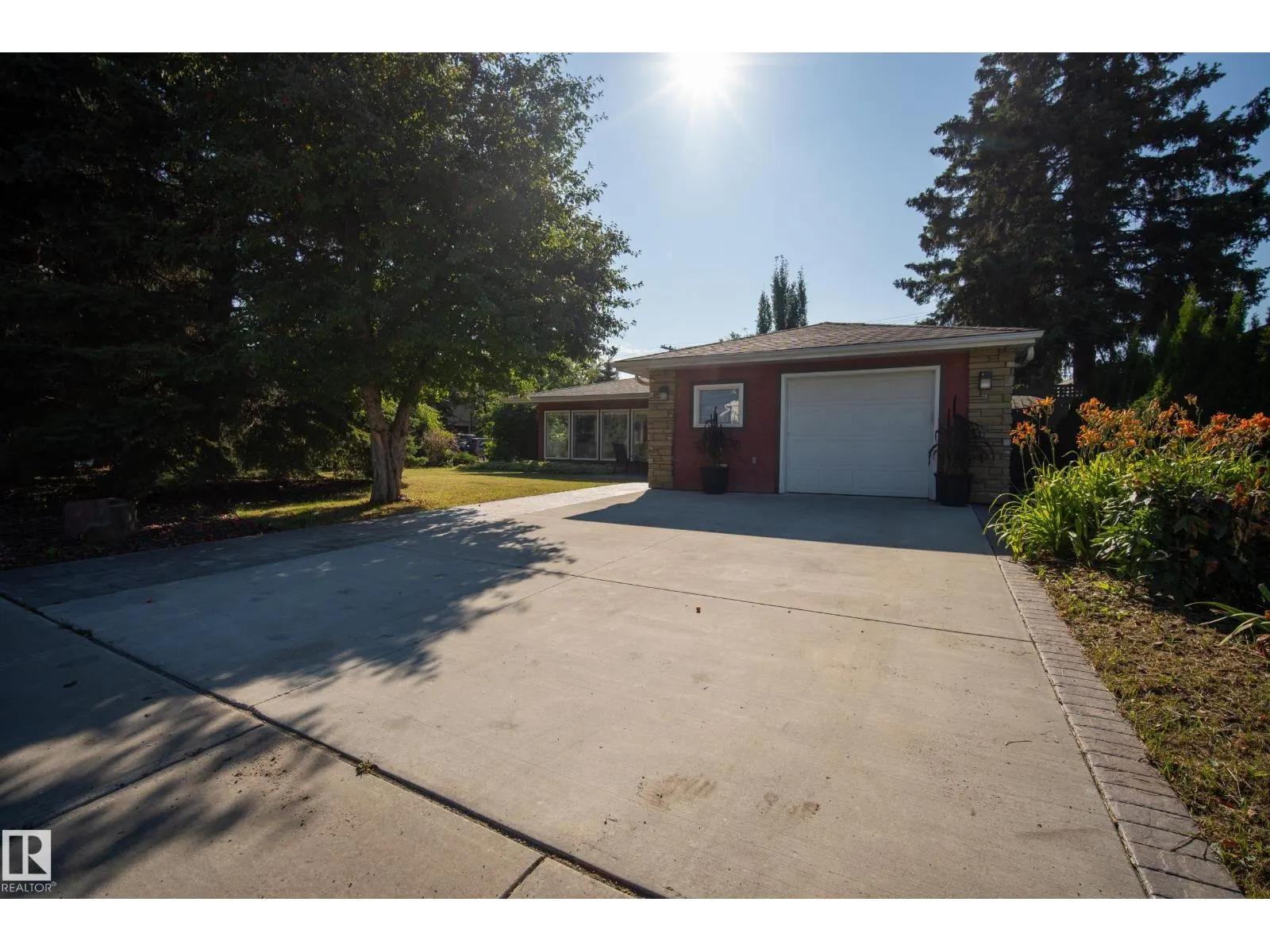 11603 72 AV NW