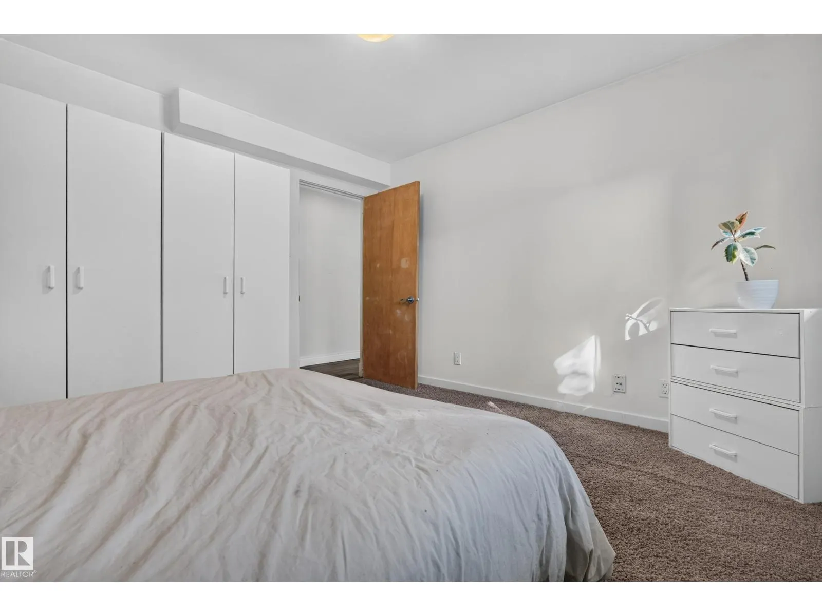 11603 72 AV NW