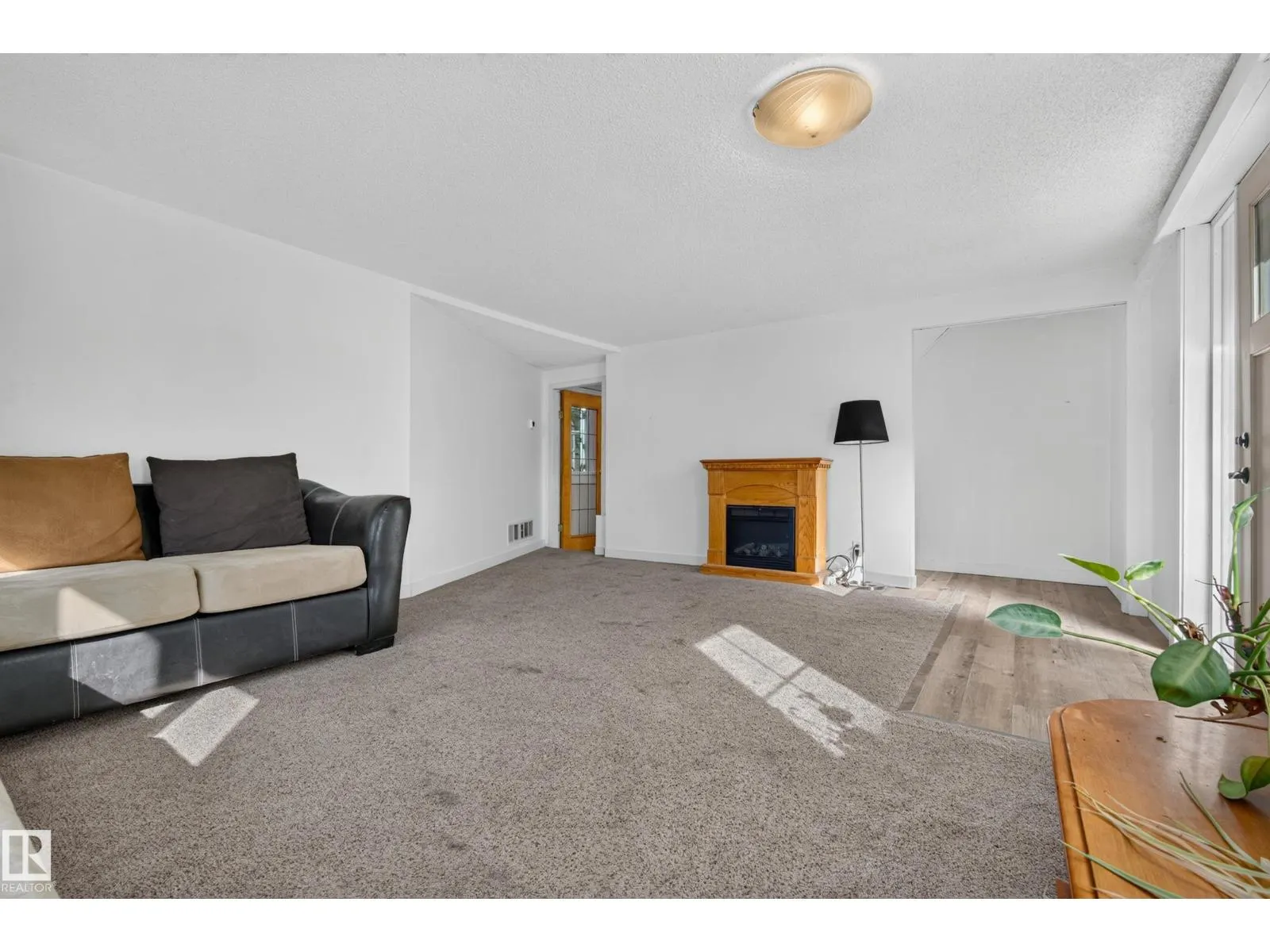 11603 72 AV NW