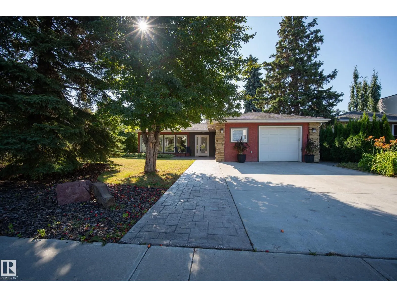 11603 72 AV NW