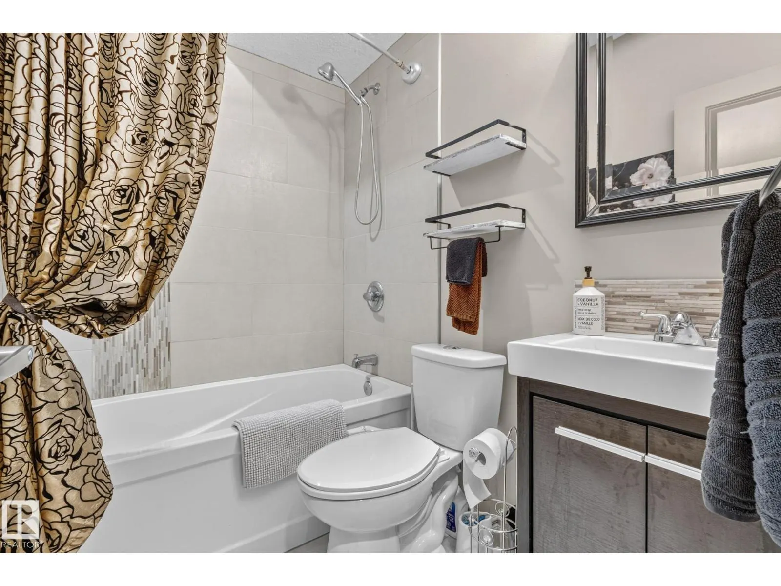 3102 Montrose BV