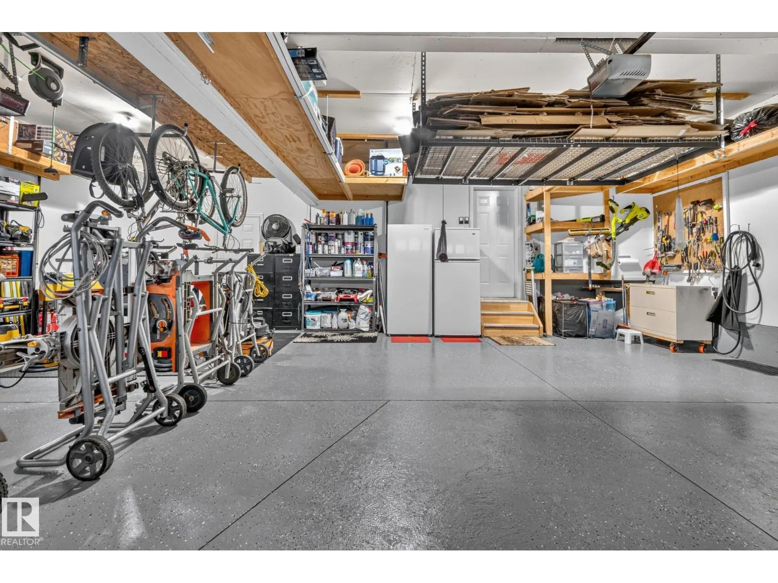 3102 Montrose BV