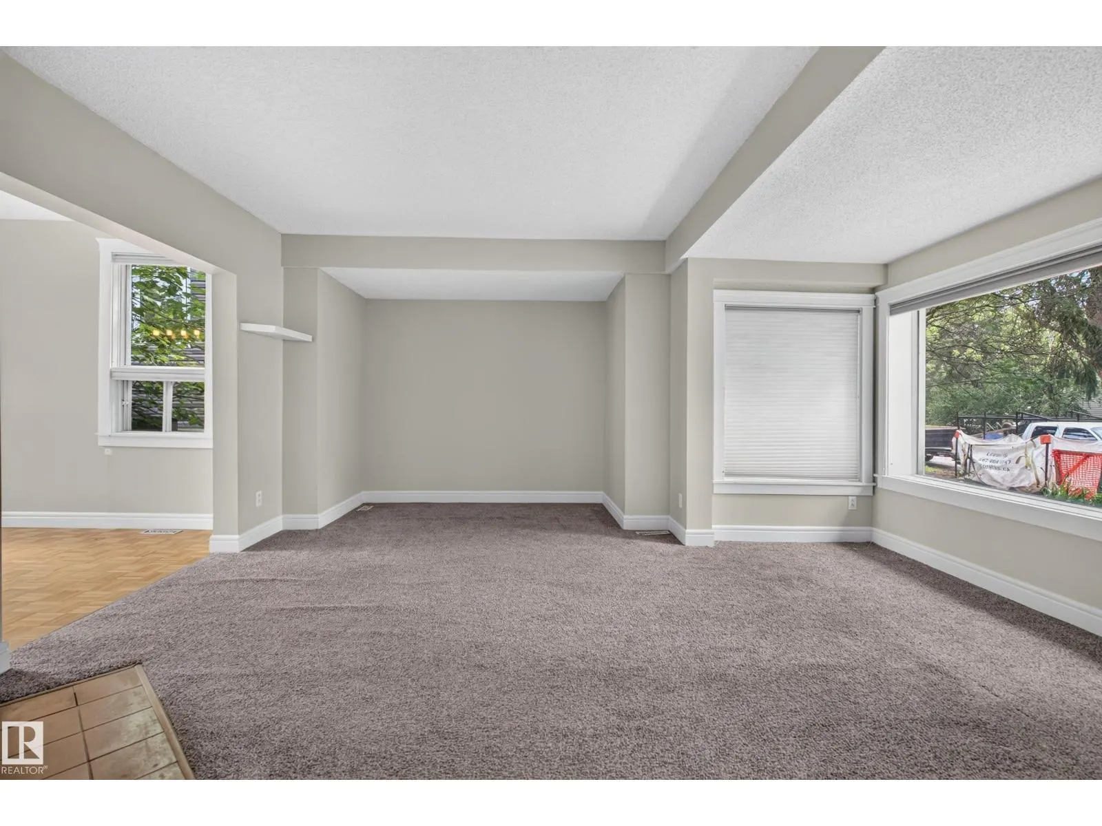 11212 75 AV NW