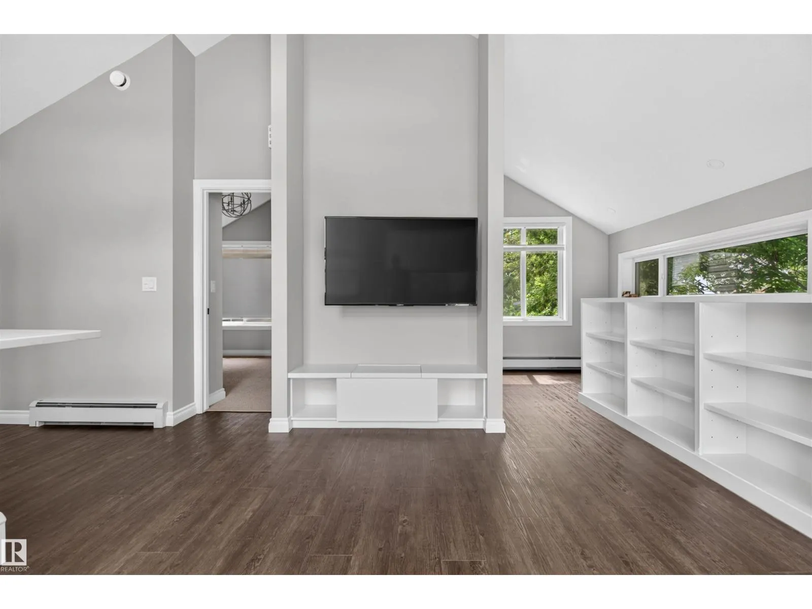 11212 75 AV NW