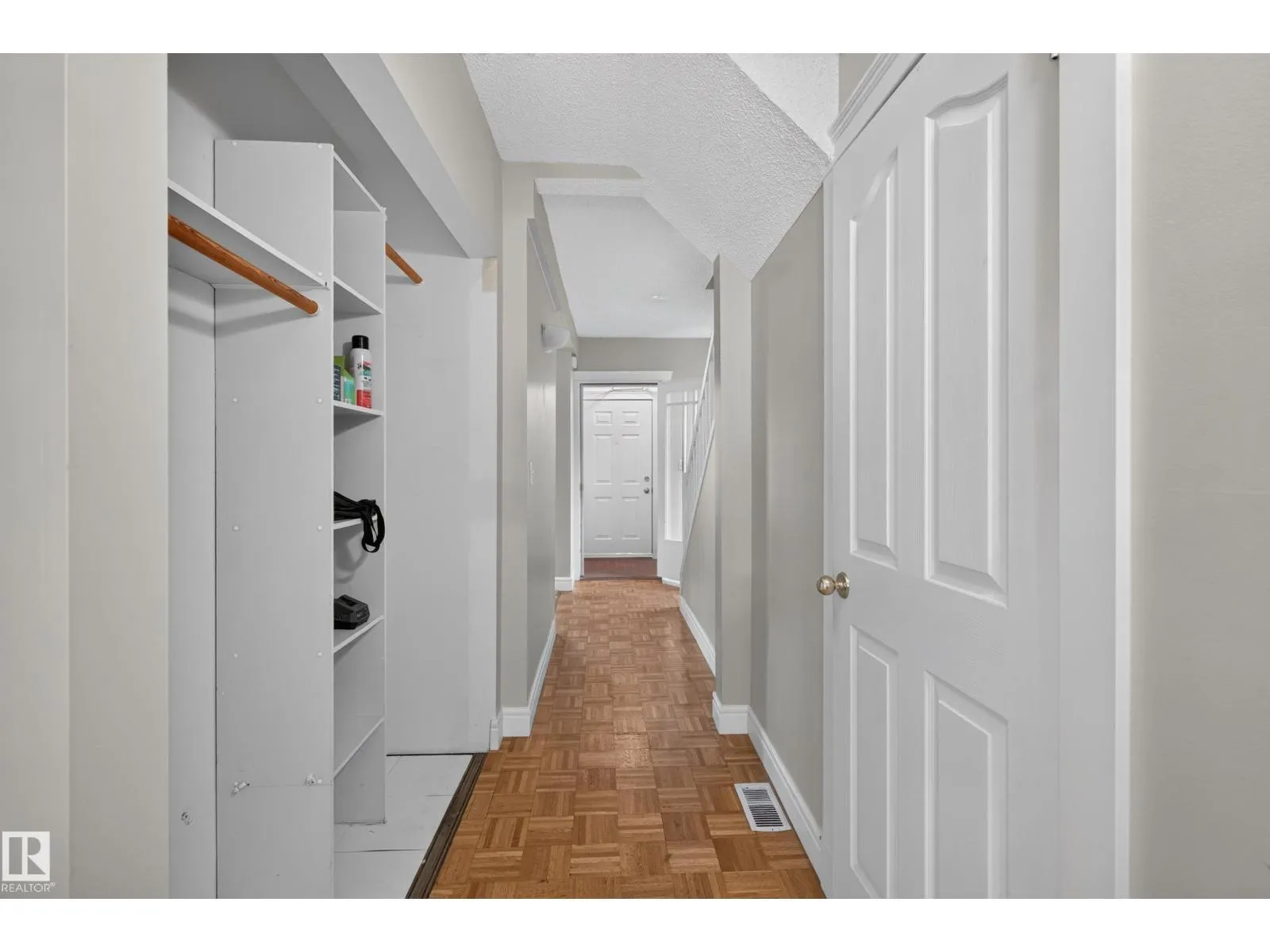 11212 75 AV NW