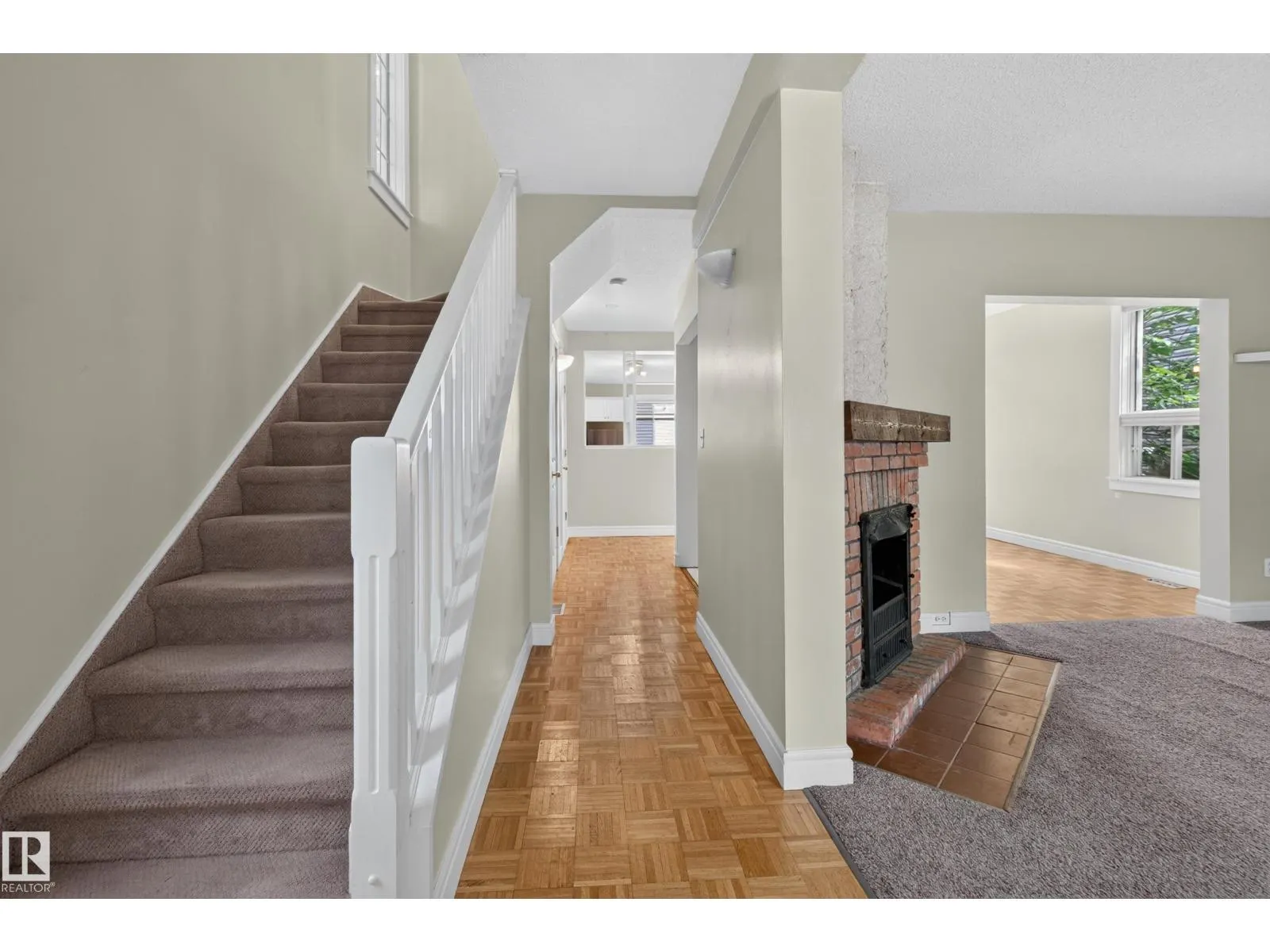 11212 75 AV NW