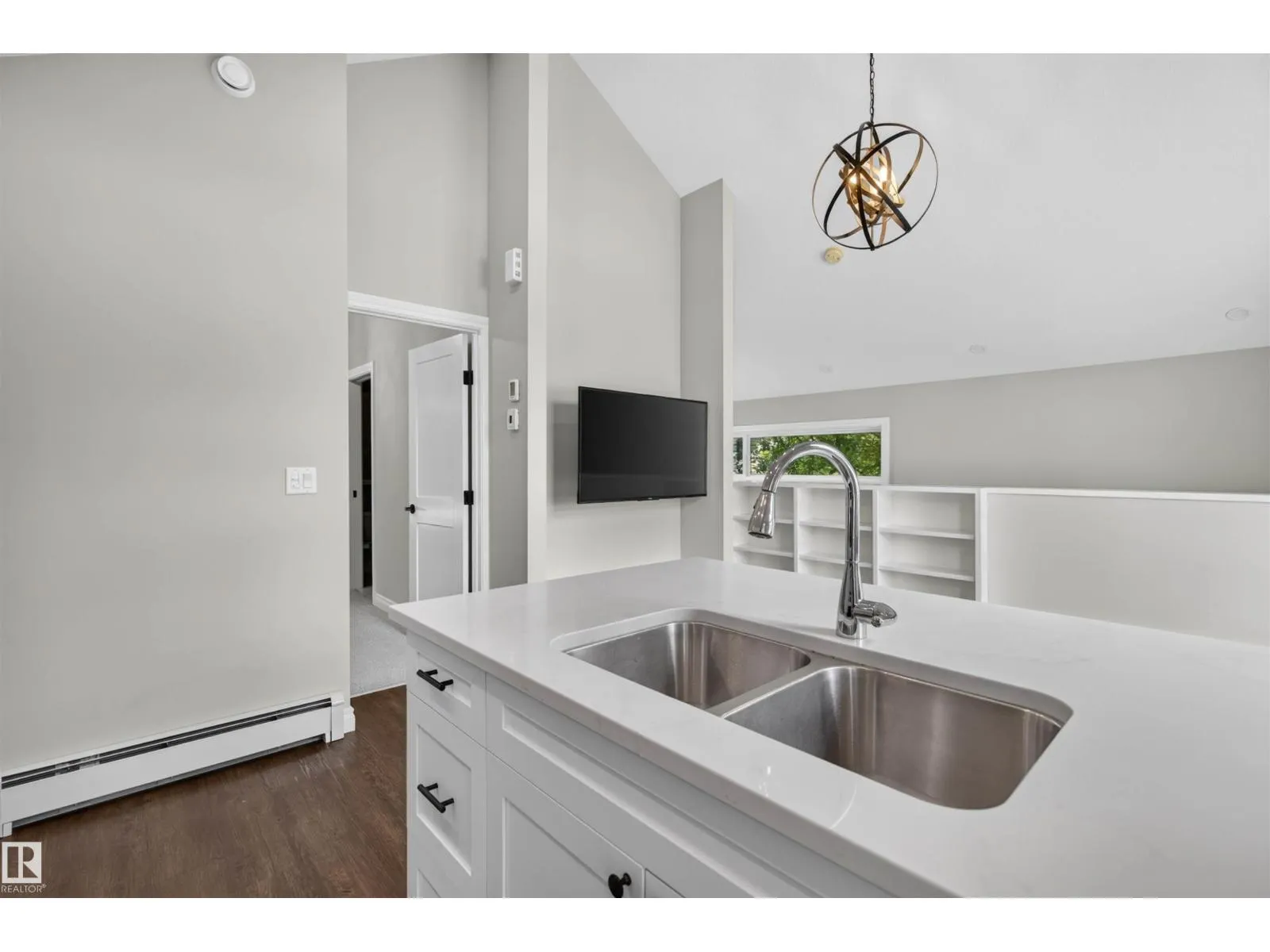 11212 75 AV NW