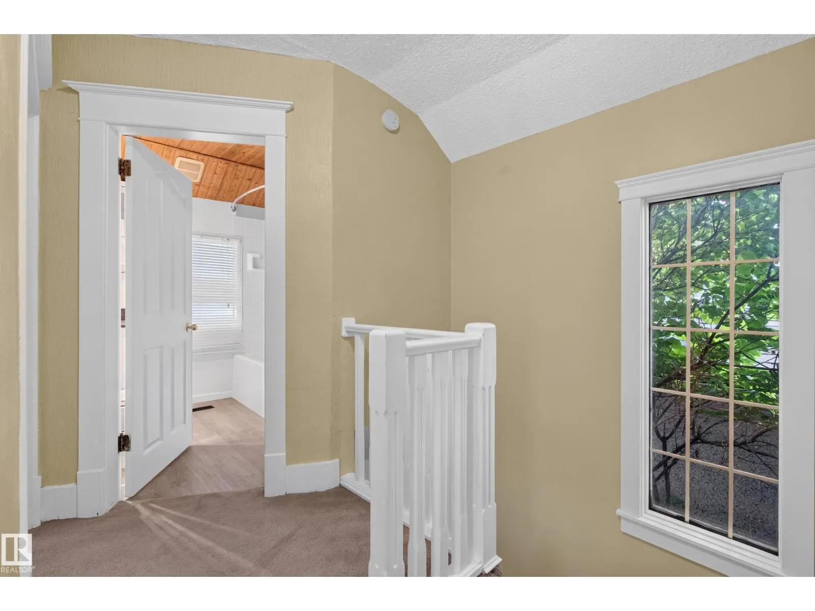 11212 75 AV NW